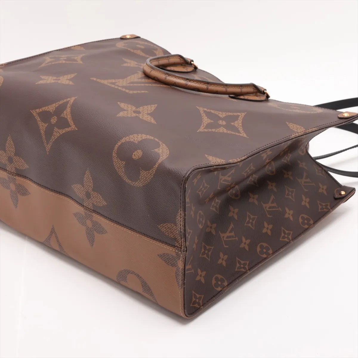 Giant Monogram Reverse OnTheGo GM M45320 DU0211 Brown (RFID detected) — view 3