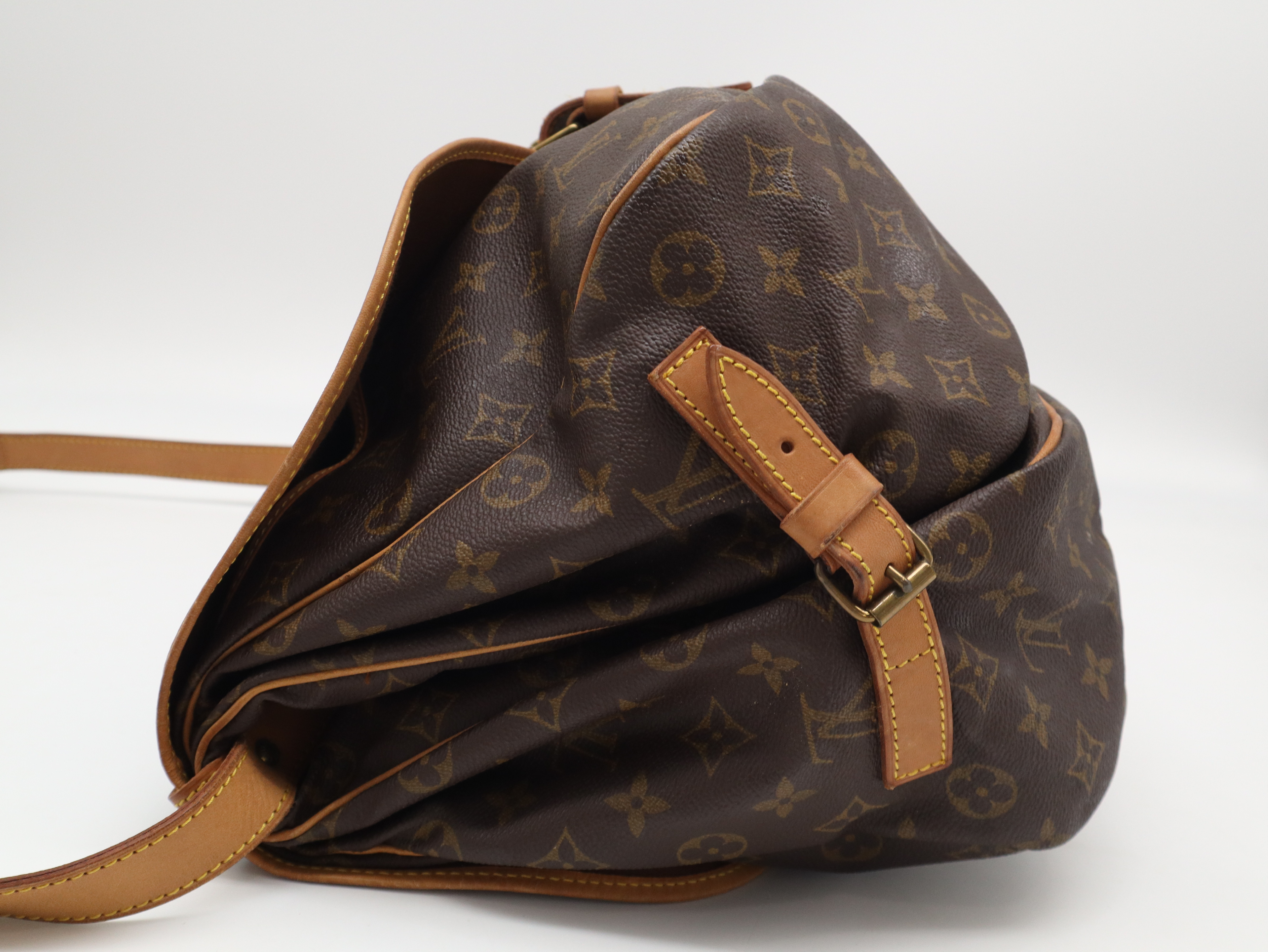 M42254 Monogram Saumur 35 Shoulder Bag — view 3