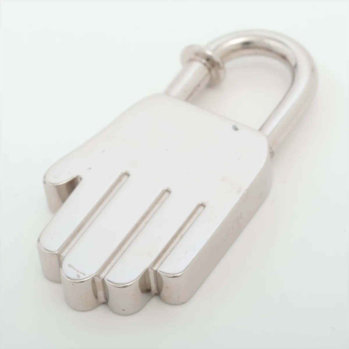 Cadena Hand Charm 2002 Metal Silver - — view 2
