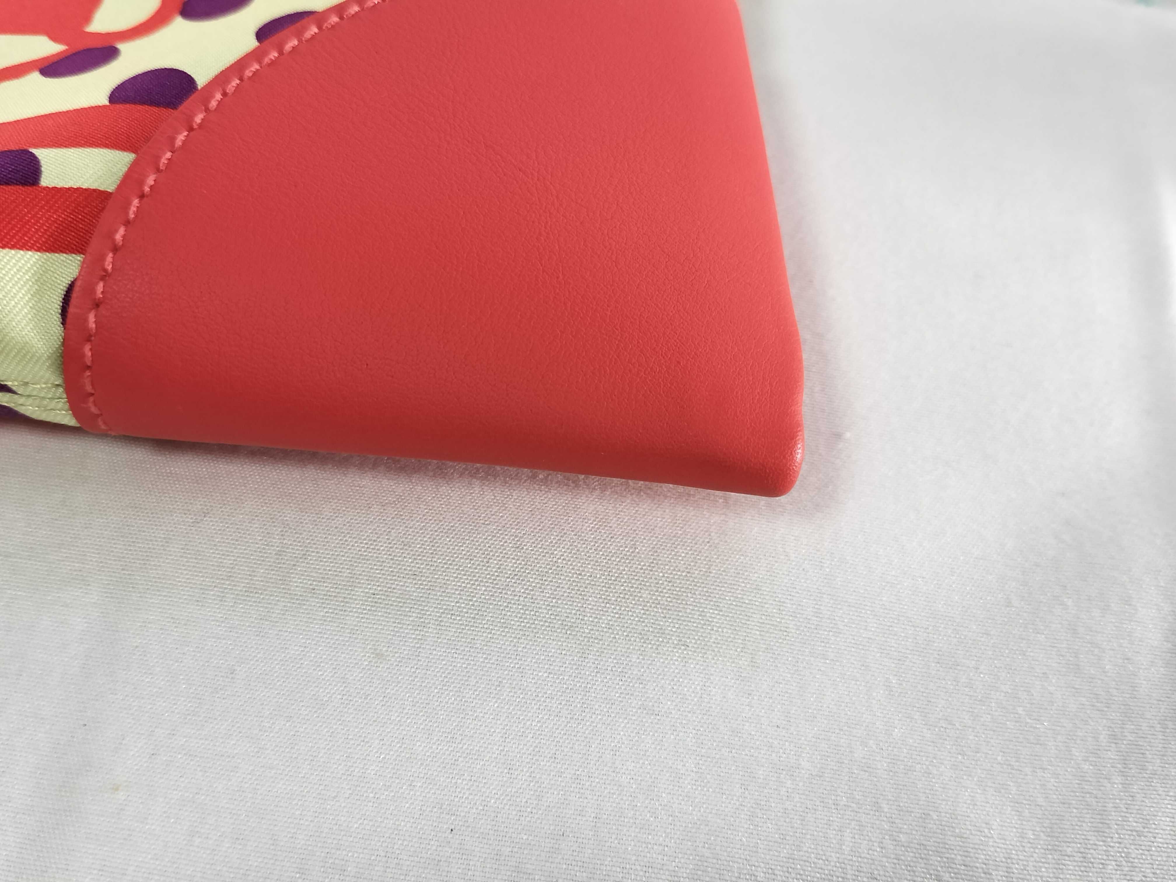 Silky City Brides de Gala Tote Bag — view 6