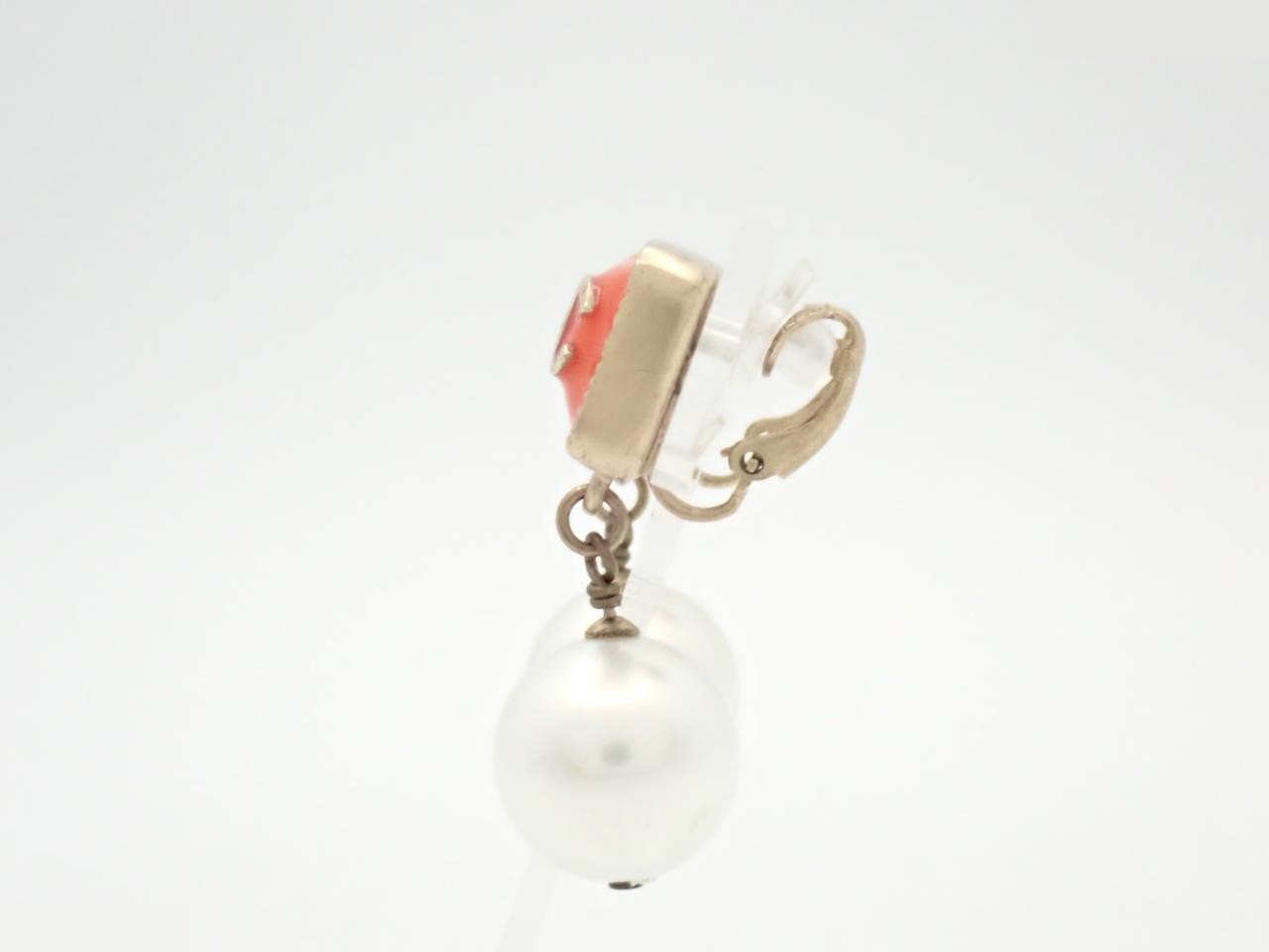 Cocomark gold pearl earrings — view 3