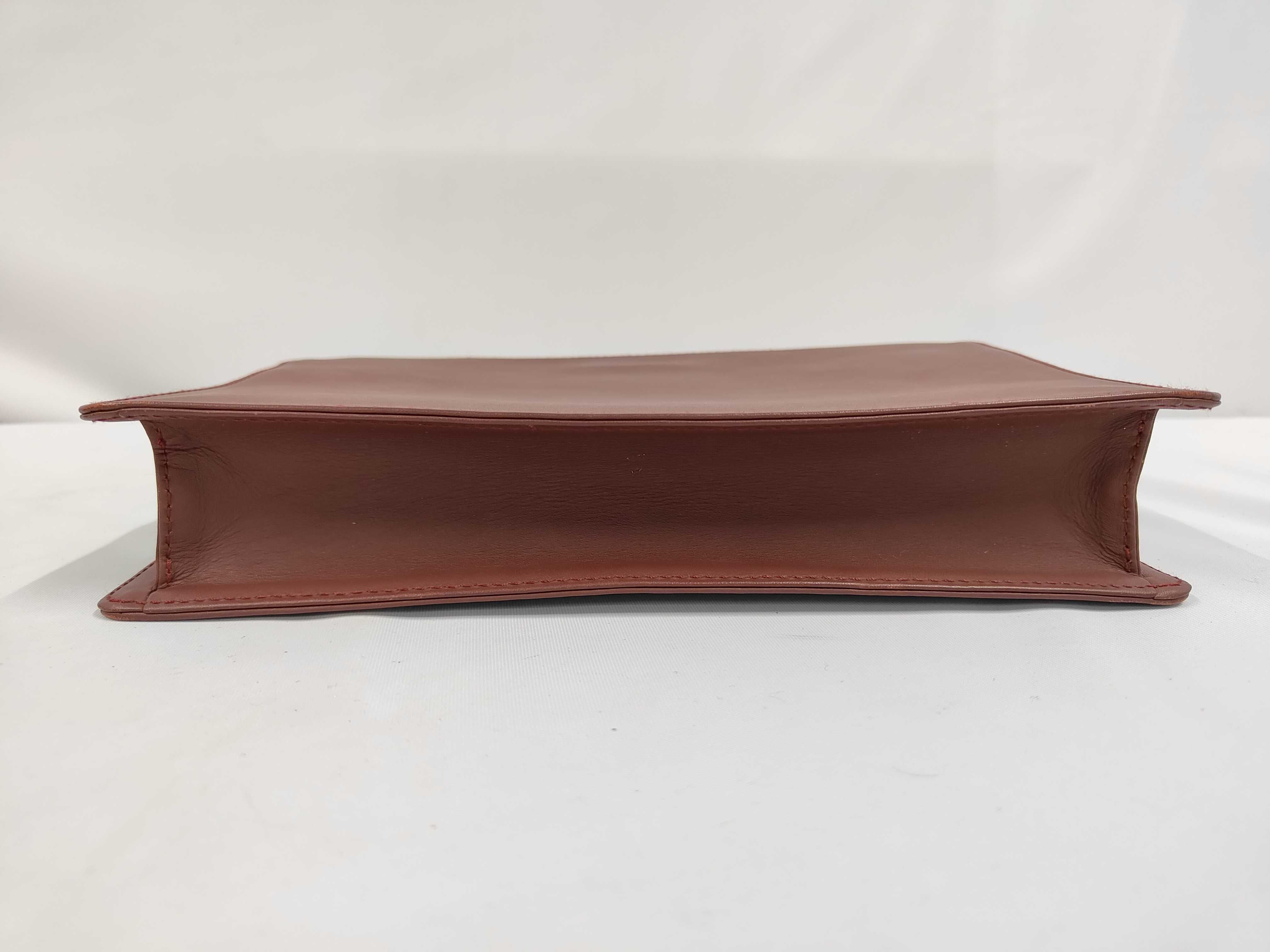 clutch — view 3