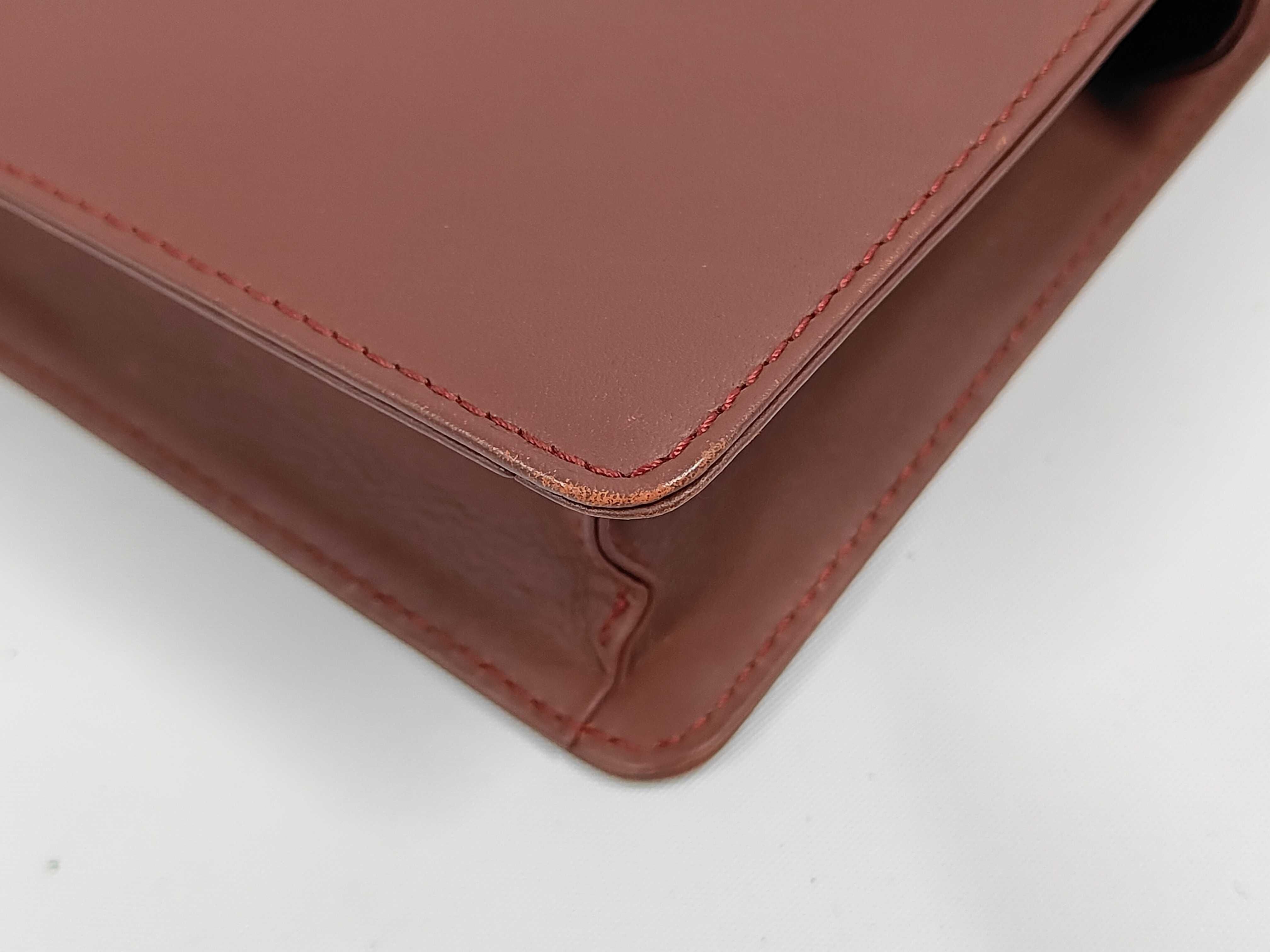 clutch — view 4