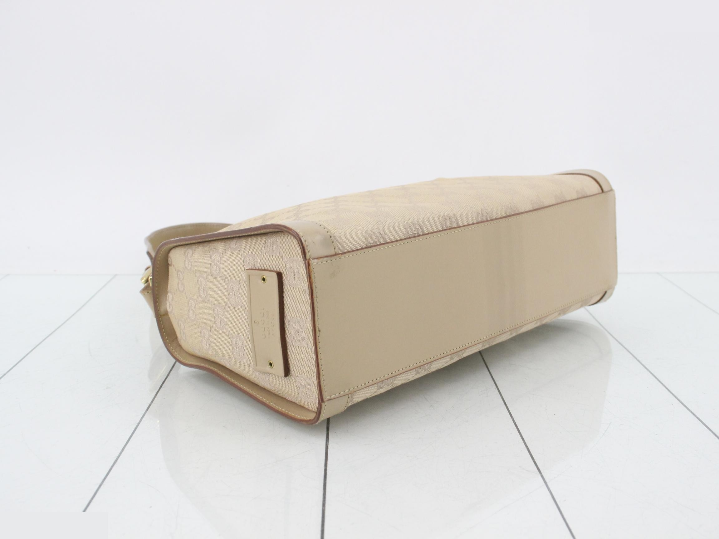 92706 GG Canvas Shoulder Bag — view 5
