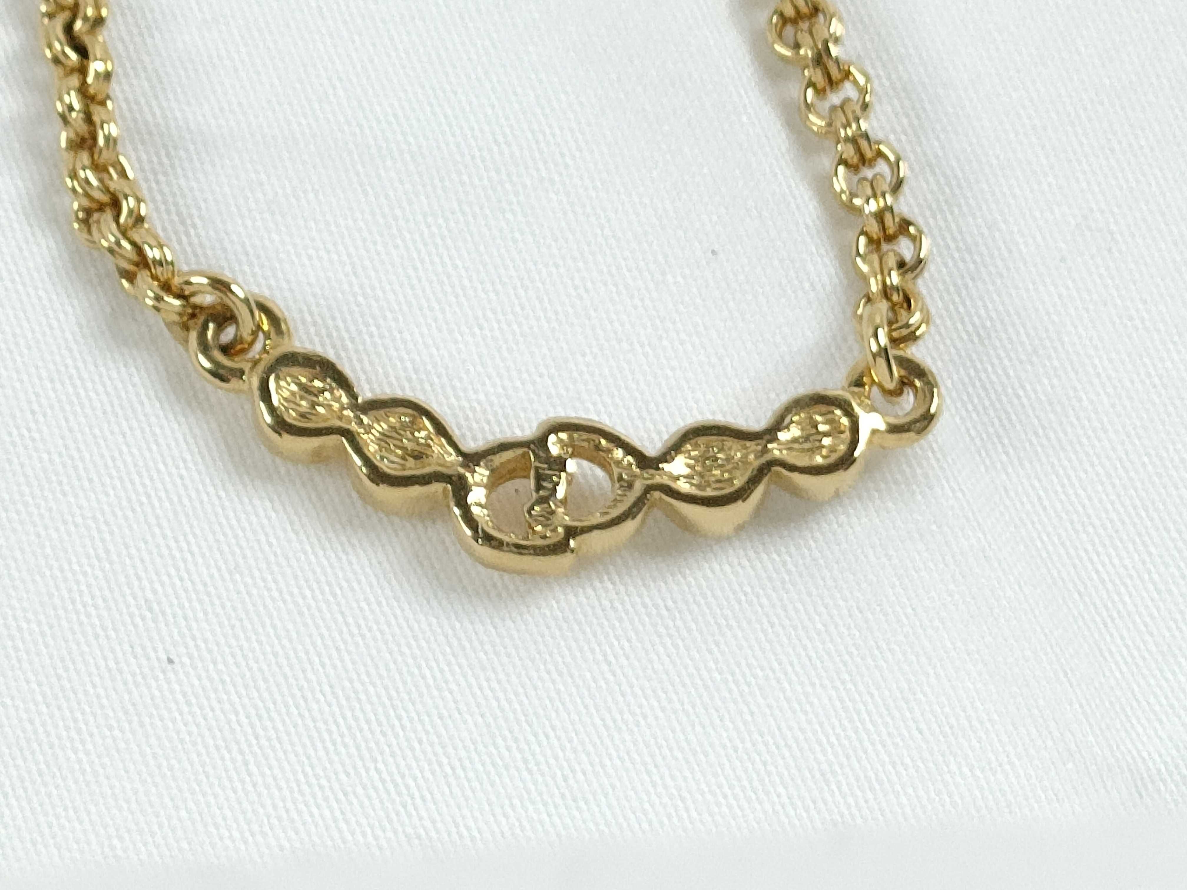 necklace — view 2