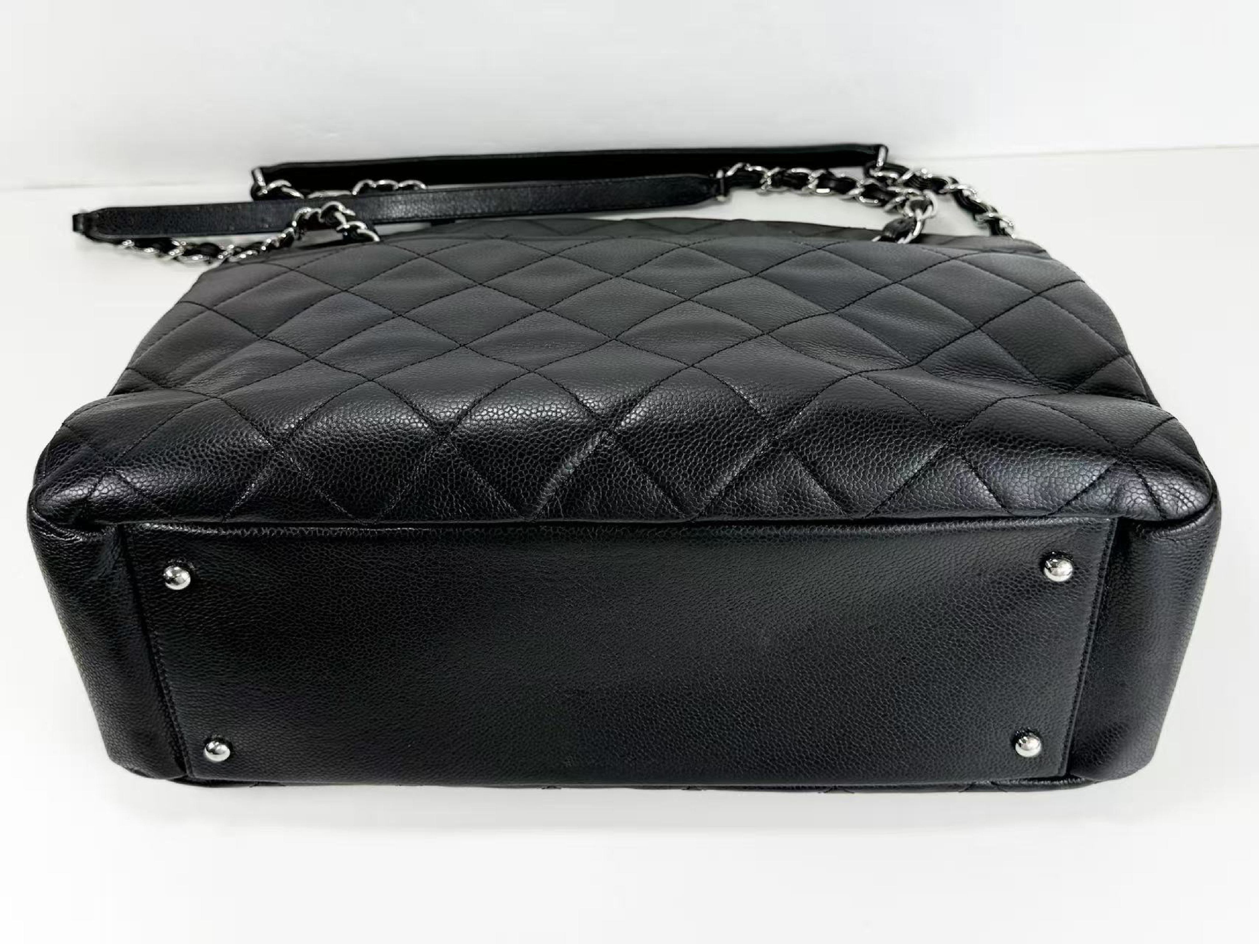 Black Caviar Leather Large Coco Matelassé Tote Bag, W38/H24/D14cm (approx.), Serial Number , with dust bag and seal, silver hardware, chain tote bag, 17728133, Excellent Condition, Grade A. — view 12