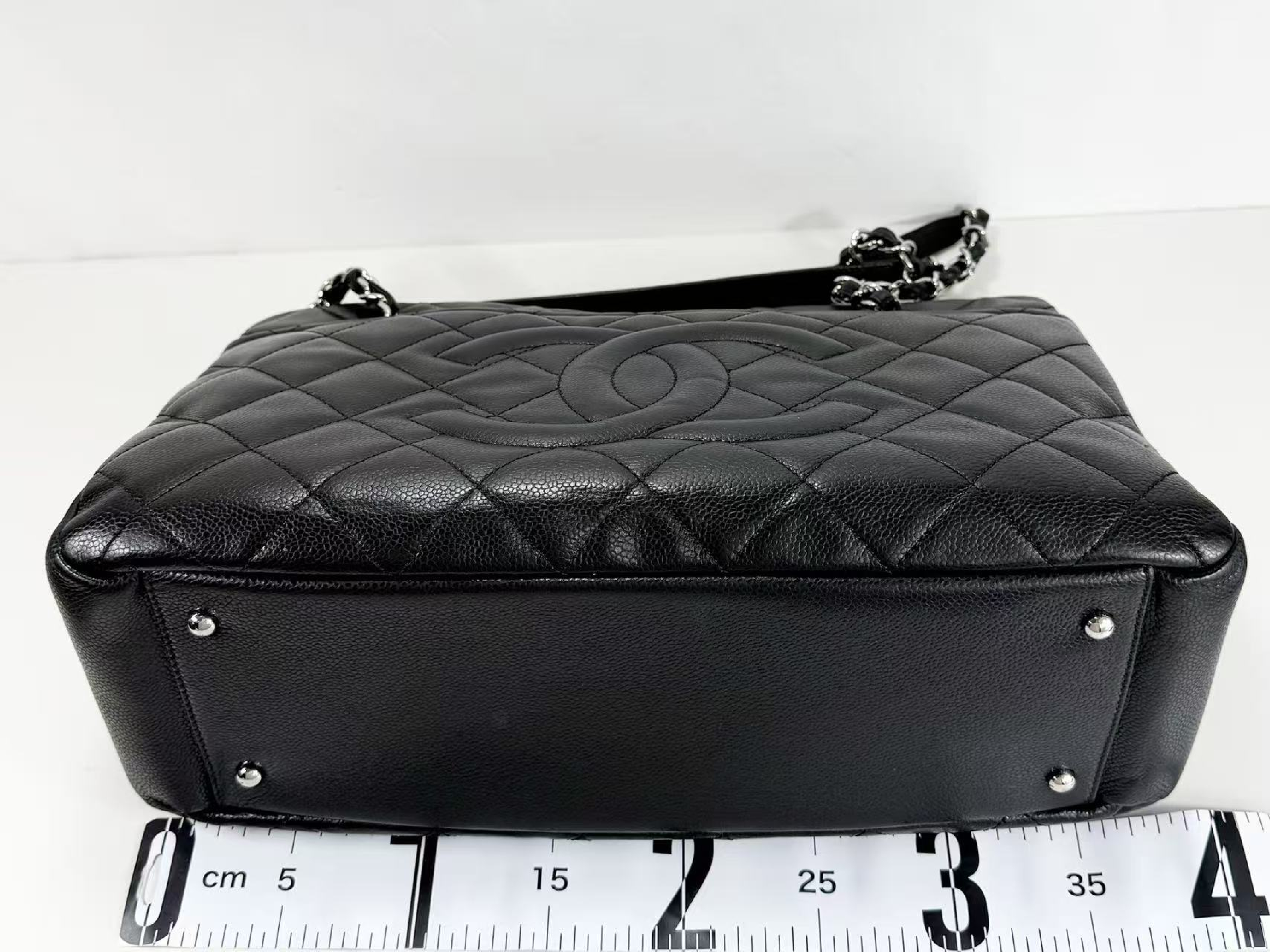 Black Caviar Leather Large Coco Matelassé Tote Bag, W38/H24/D14cm (approx.), Serial Number , with dust bag and seal, silver hardware, chain tote bag, 17728133, Excellent Condition, Grade A. — view 4