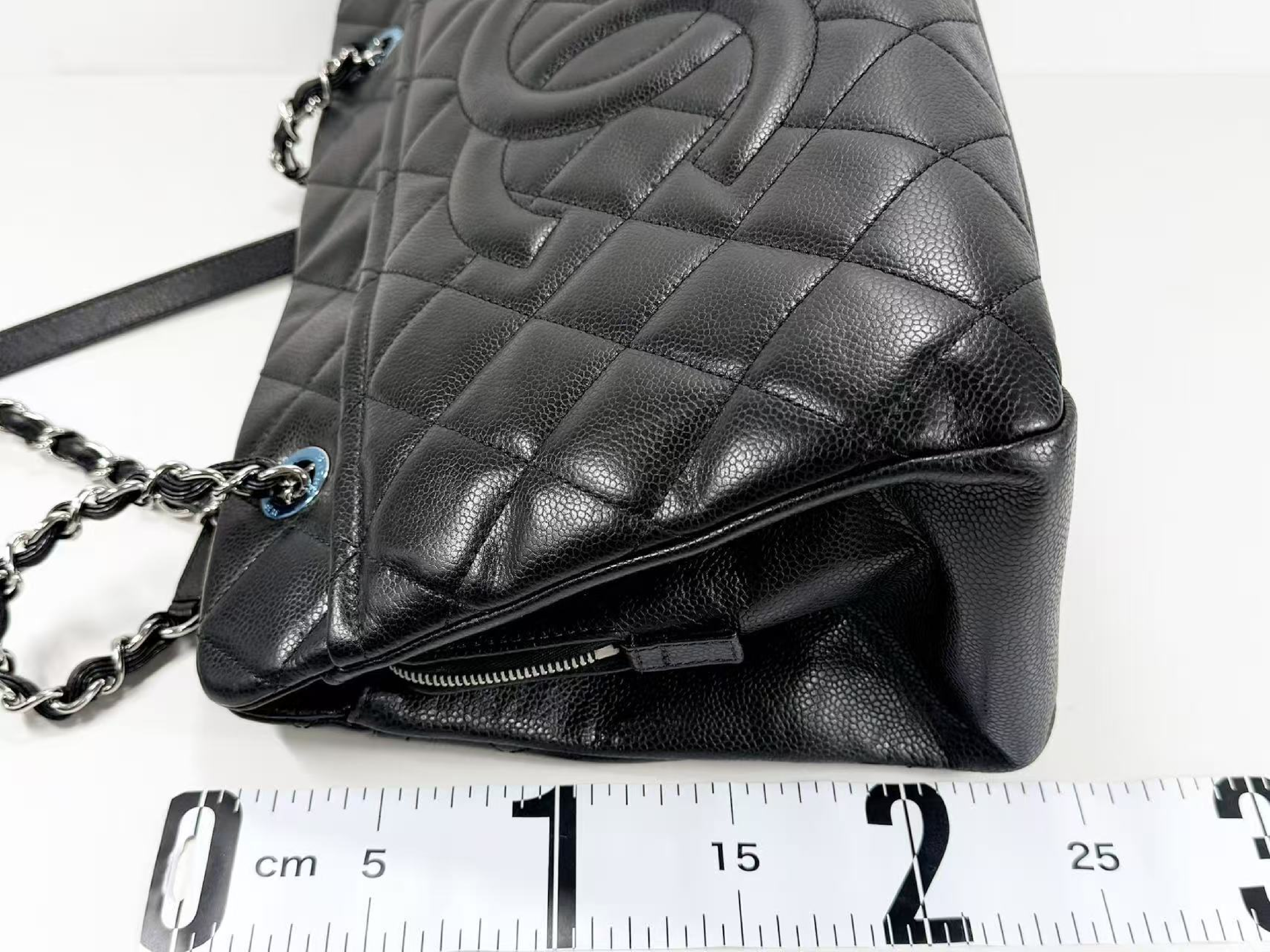 Black Caviar Leather Large Coco Matelassé Tote Bag, W38/H24/D14cm (approx.), Serial Number , with dust bag and seal, silver hardware, chain tote bag, 17728133, Excellent Condition, Grade A. — view 5