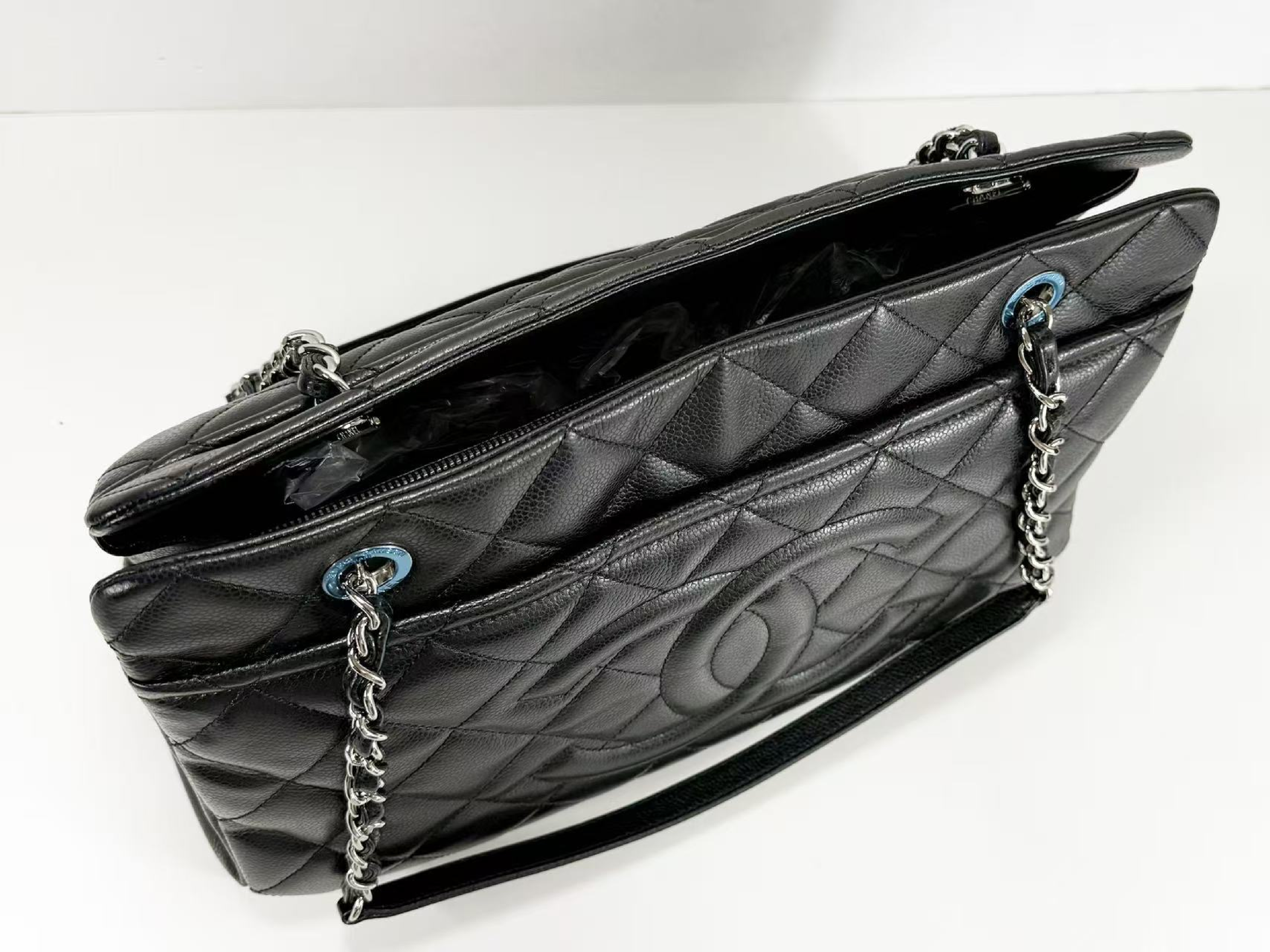Black Caviar Leather Large Coco Matelassé Tote Bag, W38/H24/D14cm (approx.), Serial Number , with dust bag and seal, silver hardware, chain tote bag, 17728133, Excellent Condition, Grade A. — view 7