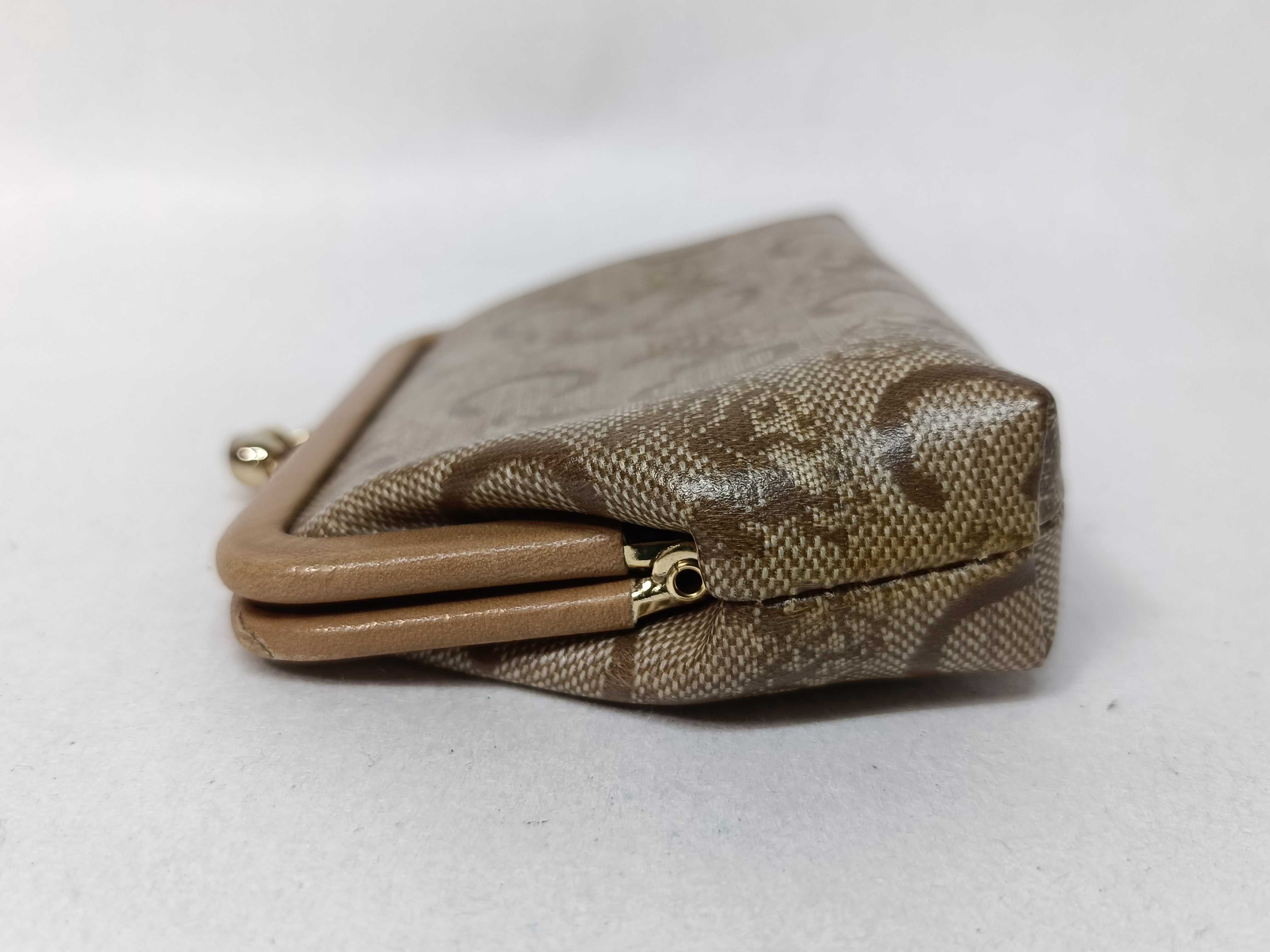 coin purse, coin case with clasp — view 3