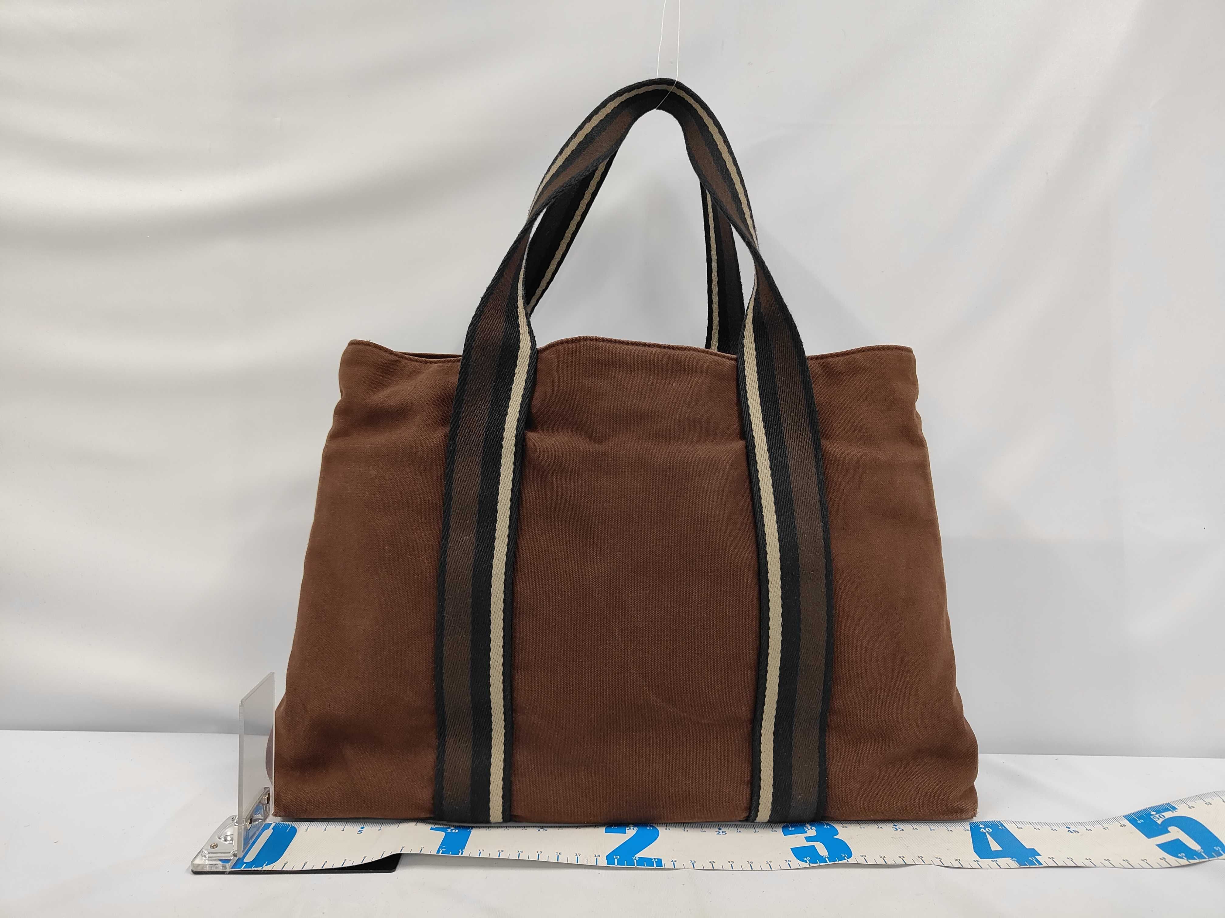 Troca Horizontal Tote Bag — view 2
