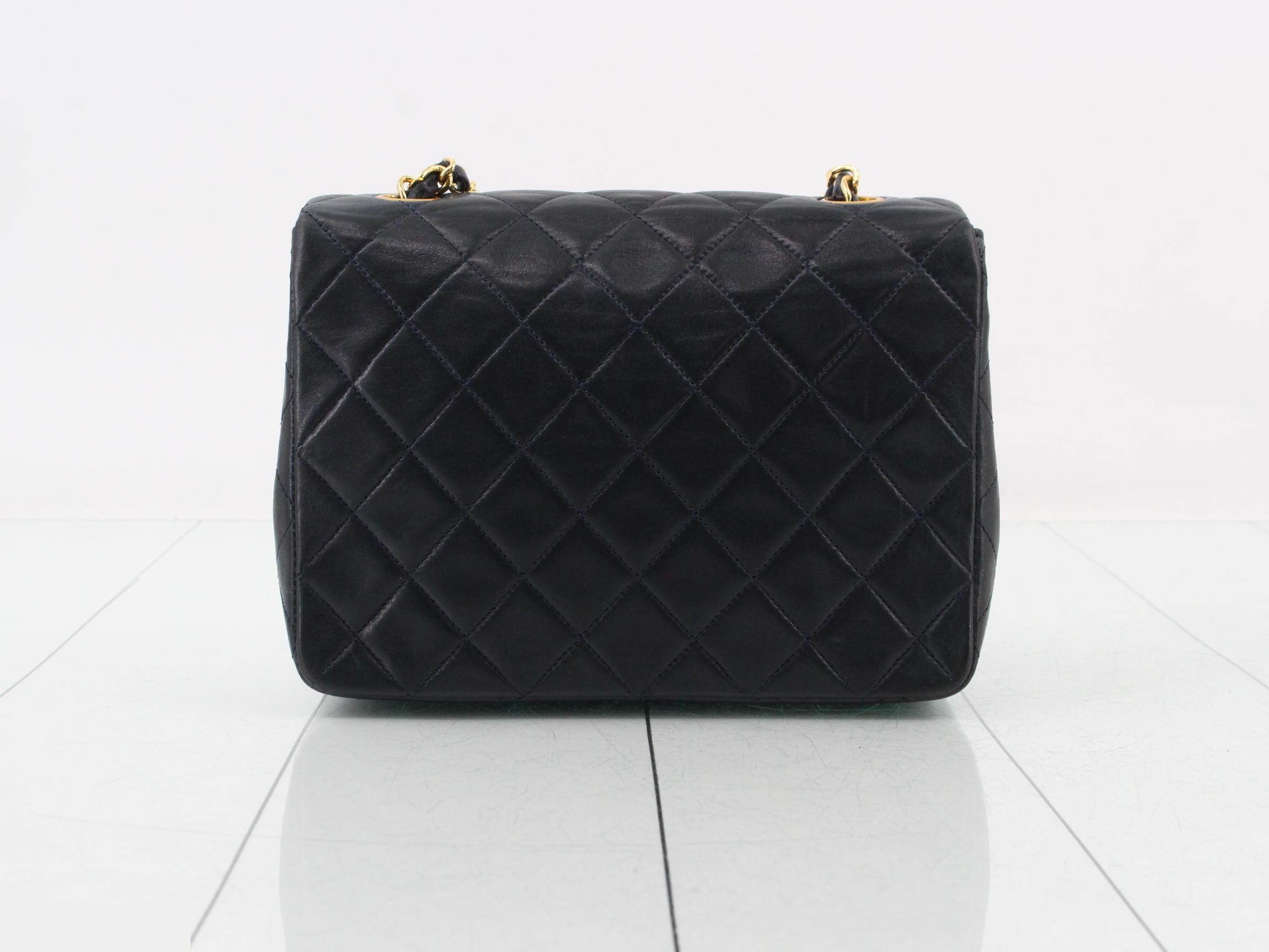 Matelassé 20 Classic Chain Shoulder Bag, Lambskin, Navy, Series 1, W20 — view 2
