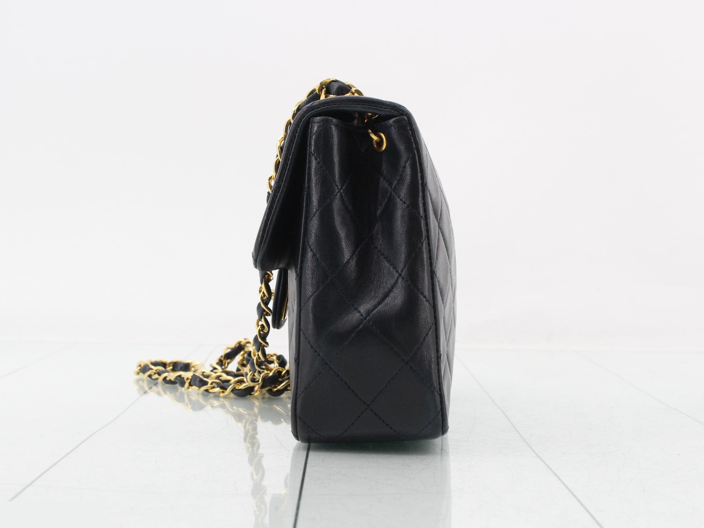 Matelassé 20 Classic Chain Shoulder Bag, Lambskin, Navy, Series 1, W20 — view 3