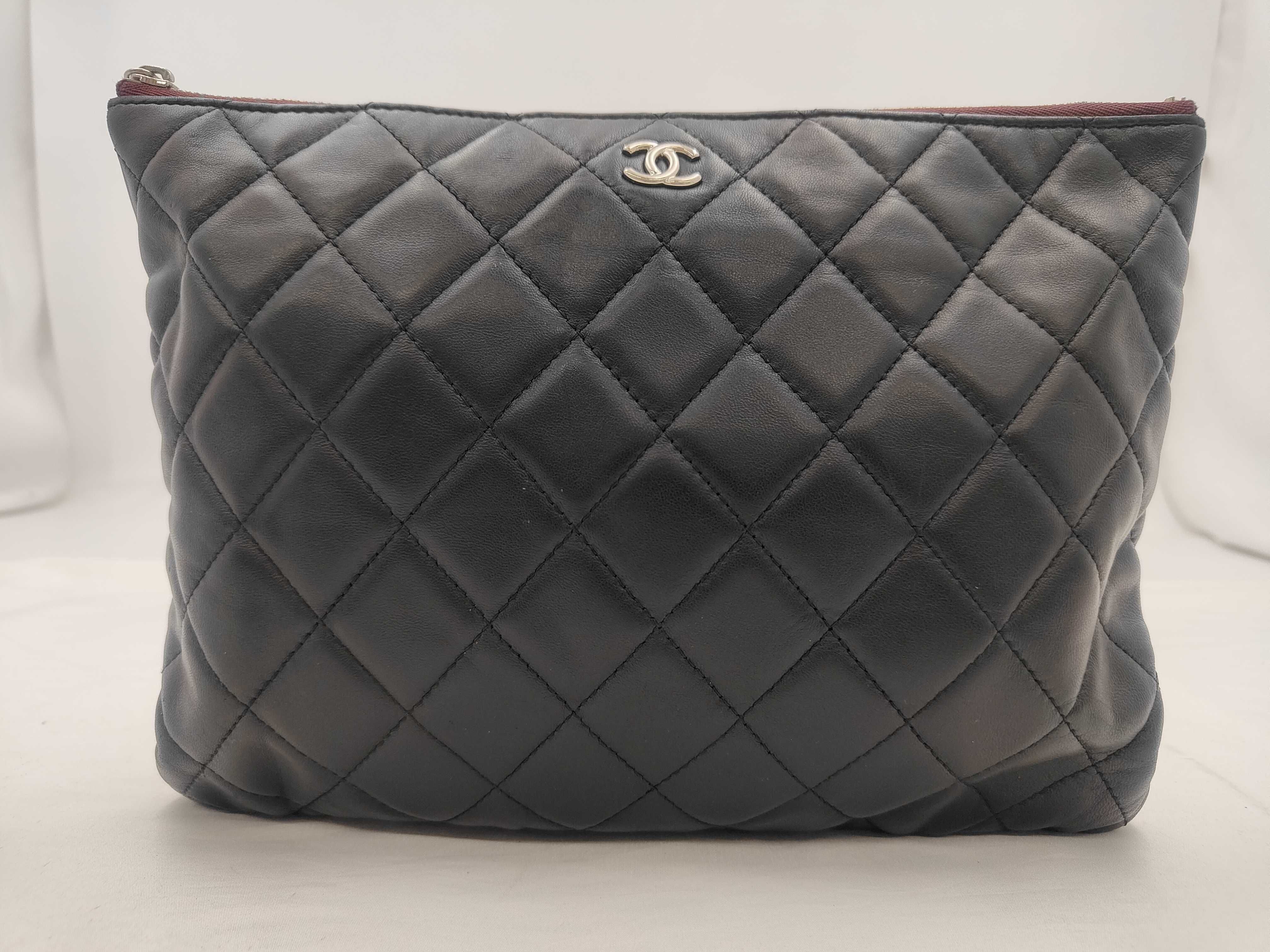Matelassé Clutch (with original seal)
