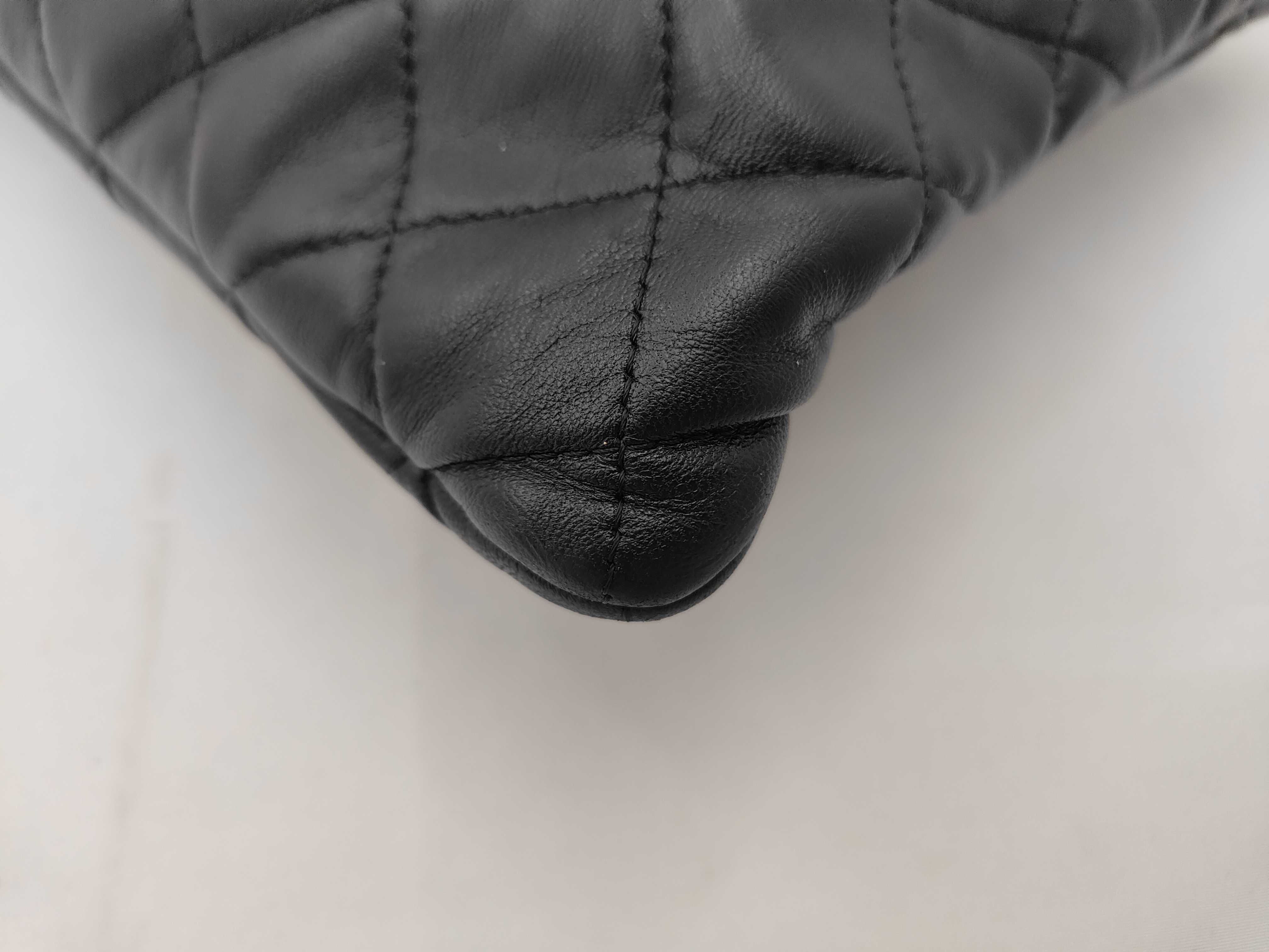 Matelassé Clutch (with original seal) — view 3