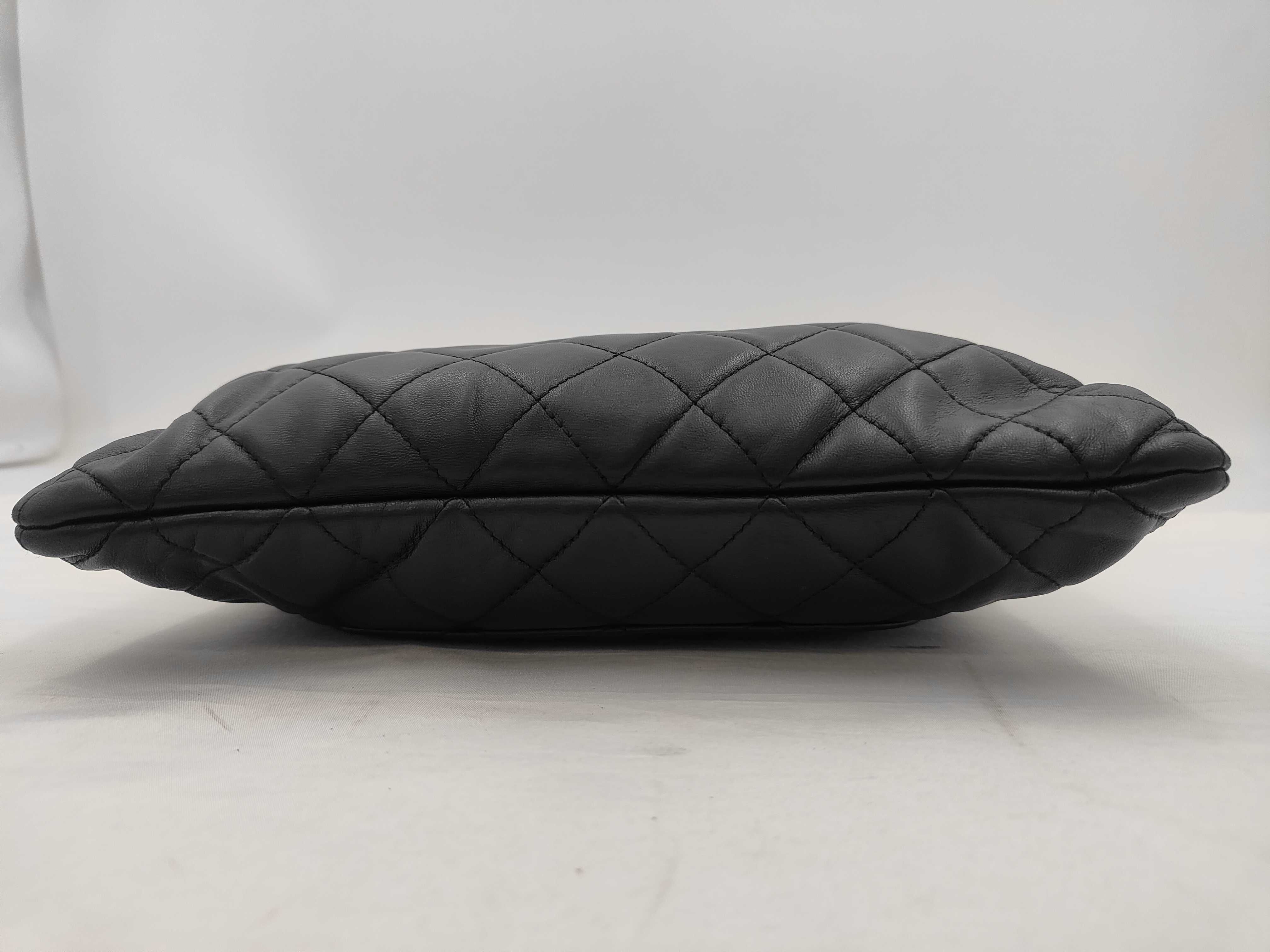 Matelassé Clutch (with original seal) — view 4
