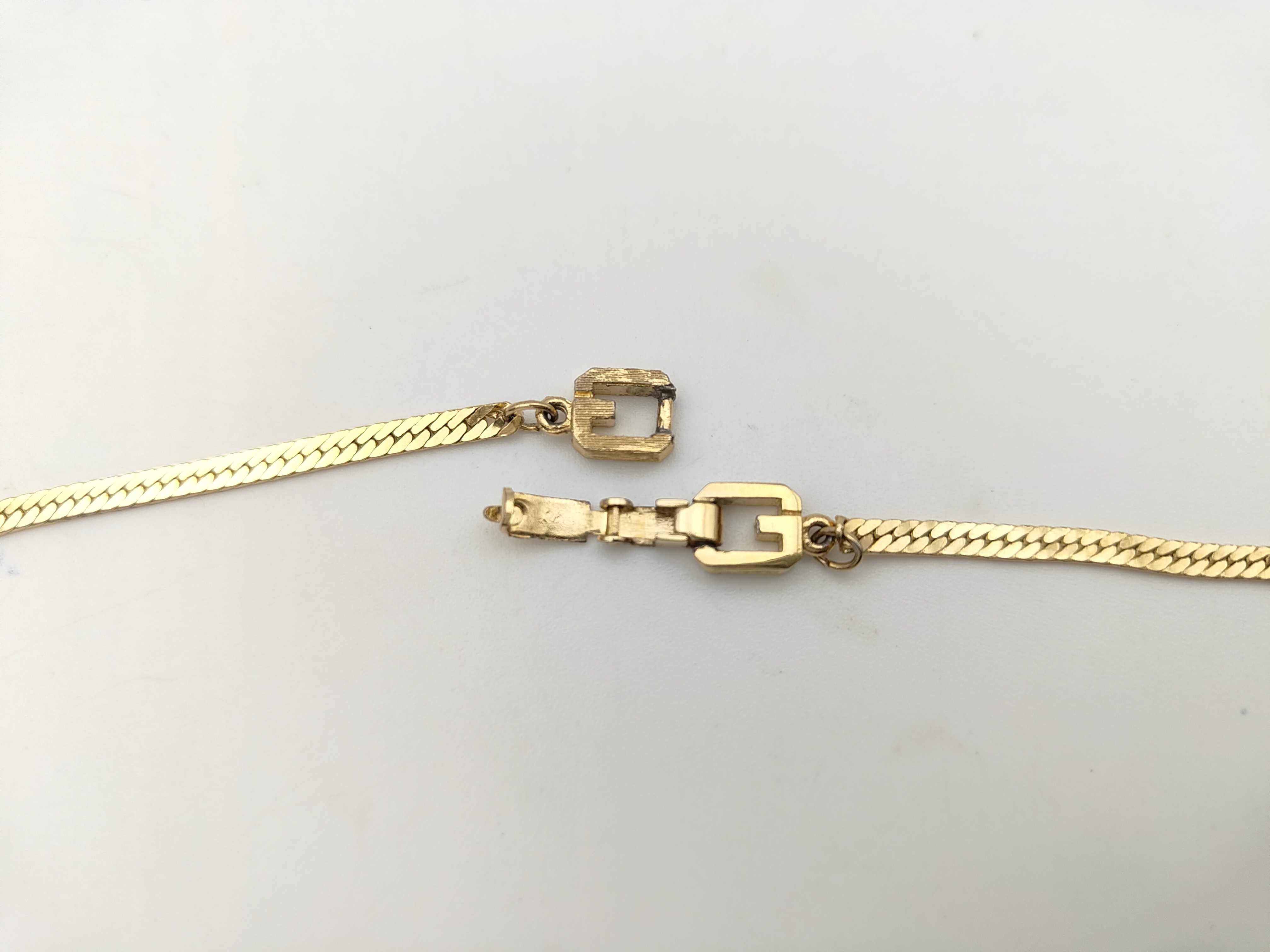 G-logo Flat Snake Chain Herringbone Chain Gold Necklace — view 3