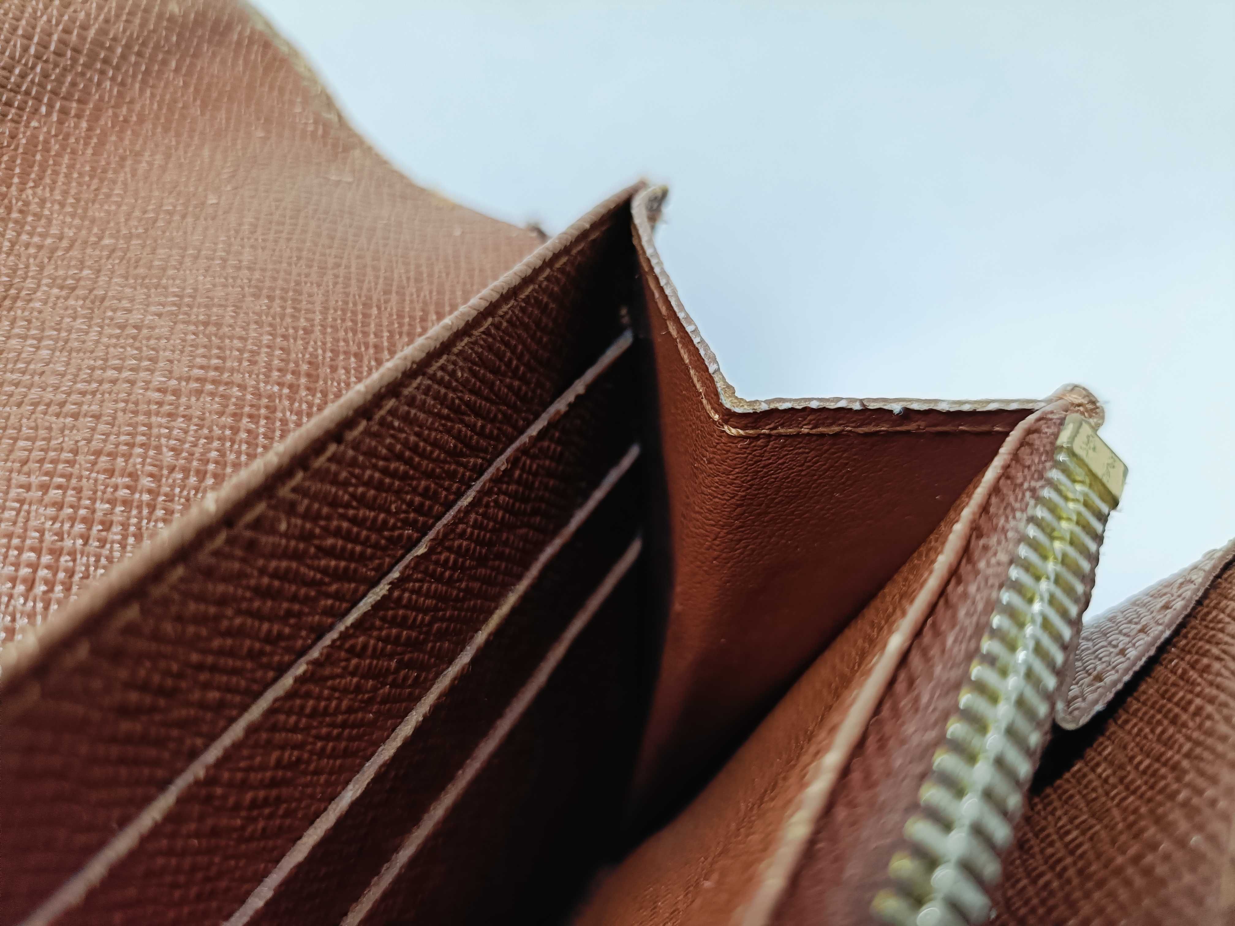 Monogram Portefeuille Sarah (Old Wallet) — view 9