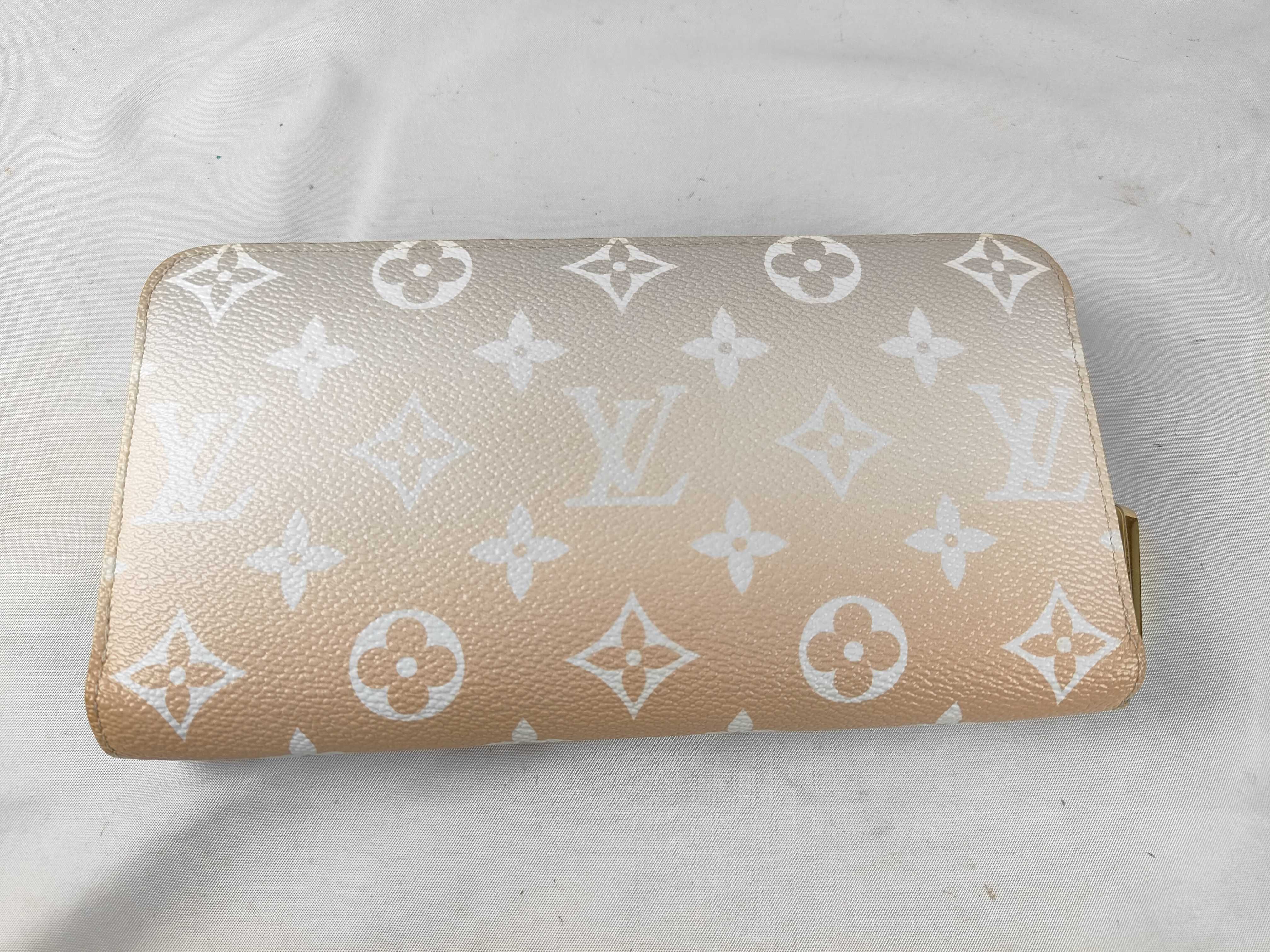 Zippy Wallet Monogram Giant M80359 Wallet