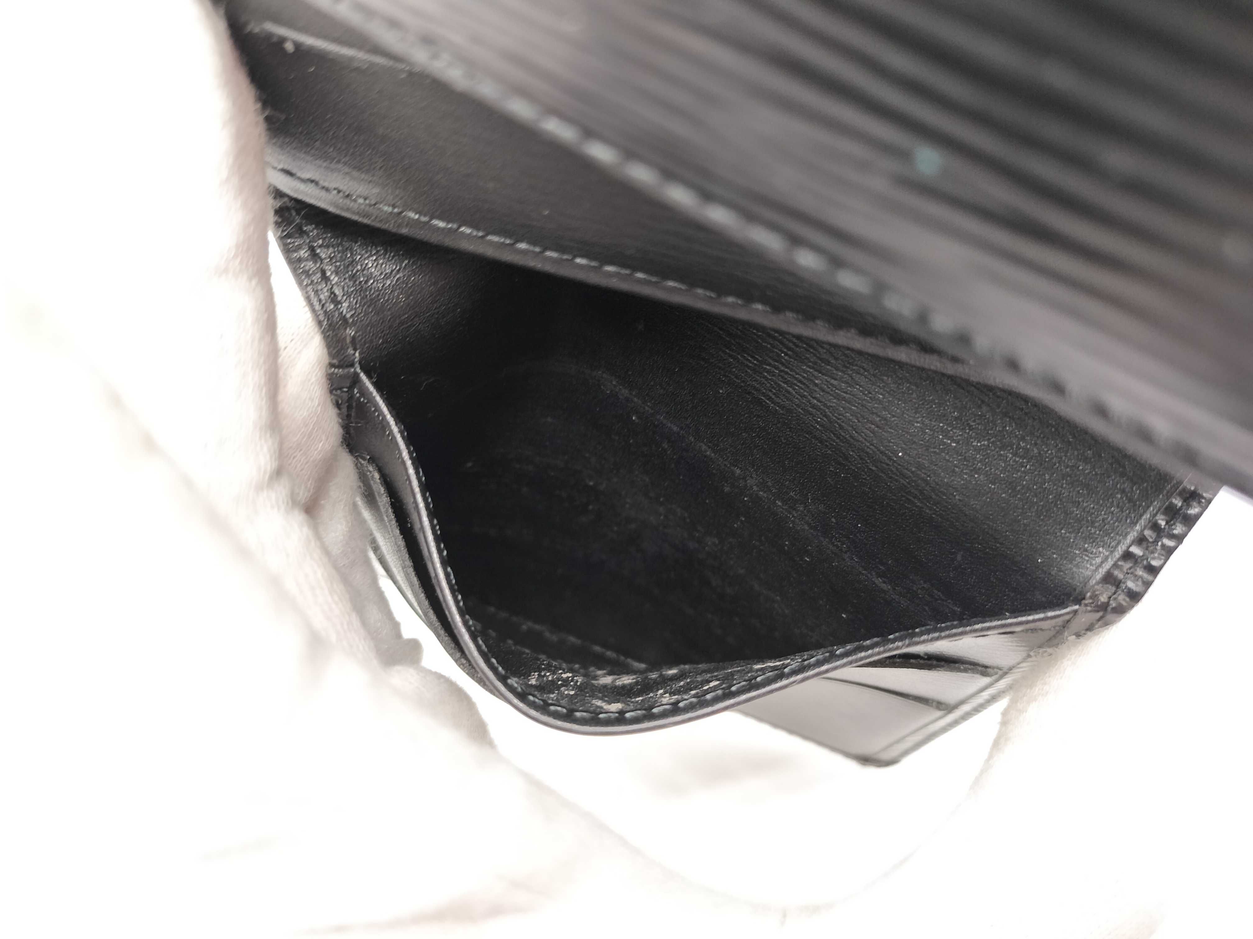 Epi Leather Double Snap Closure Noir Wallet — view 9