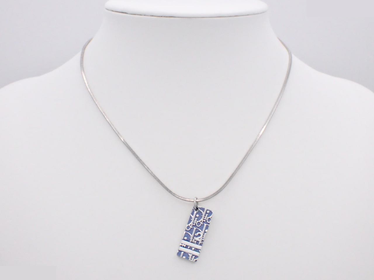 Other lines: Precious metals, necklaces, pendants — view 3