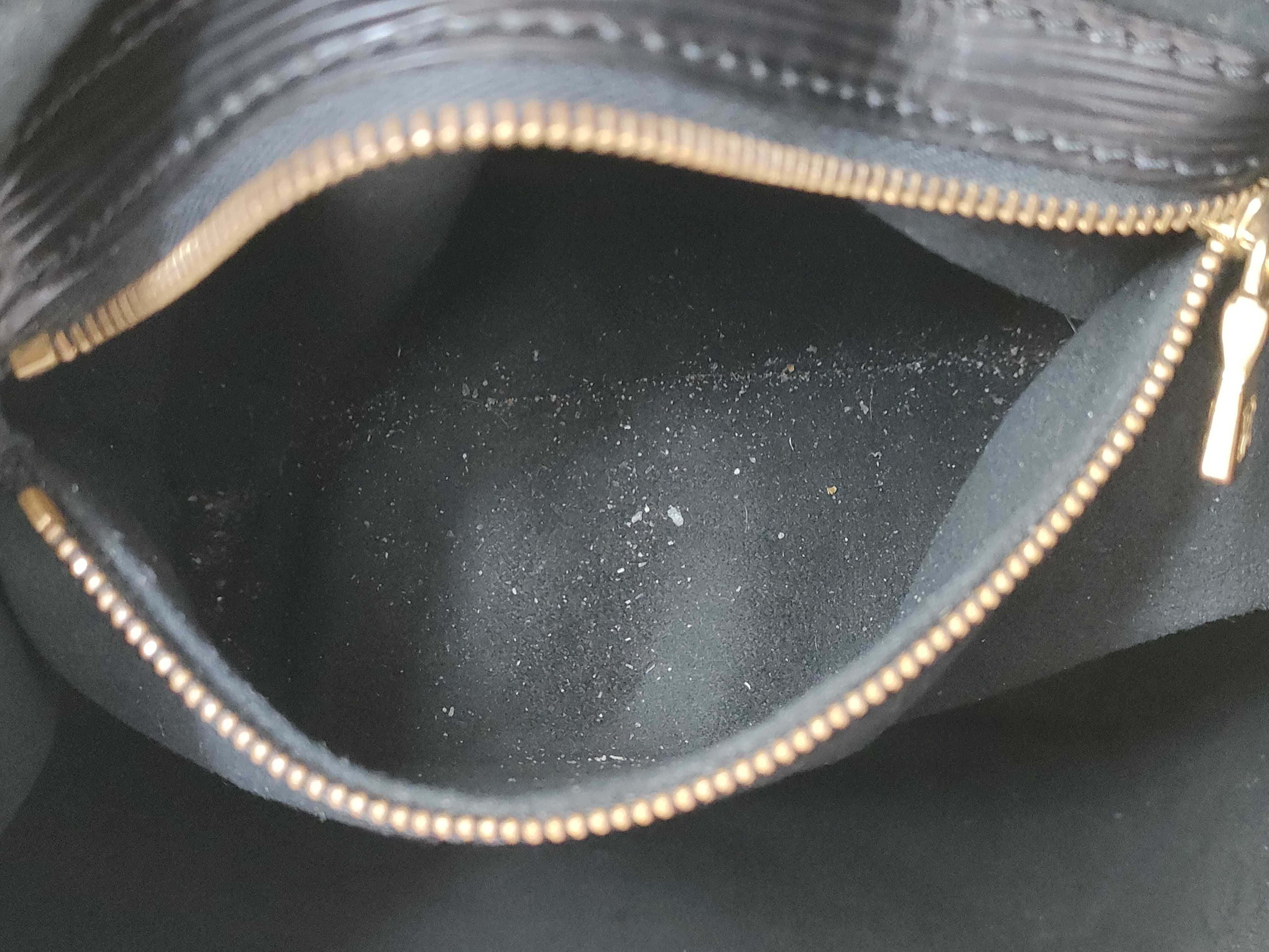 Epi FR - Epi Noe Red x Black Shoulder Bag — view 11