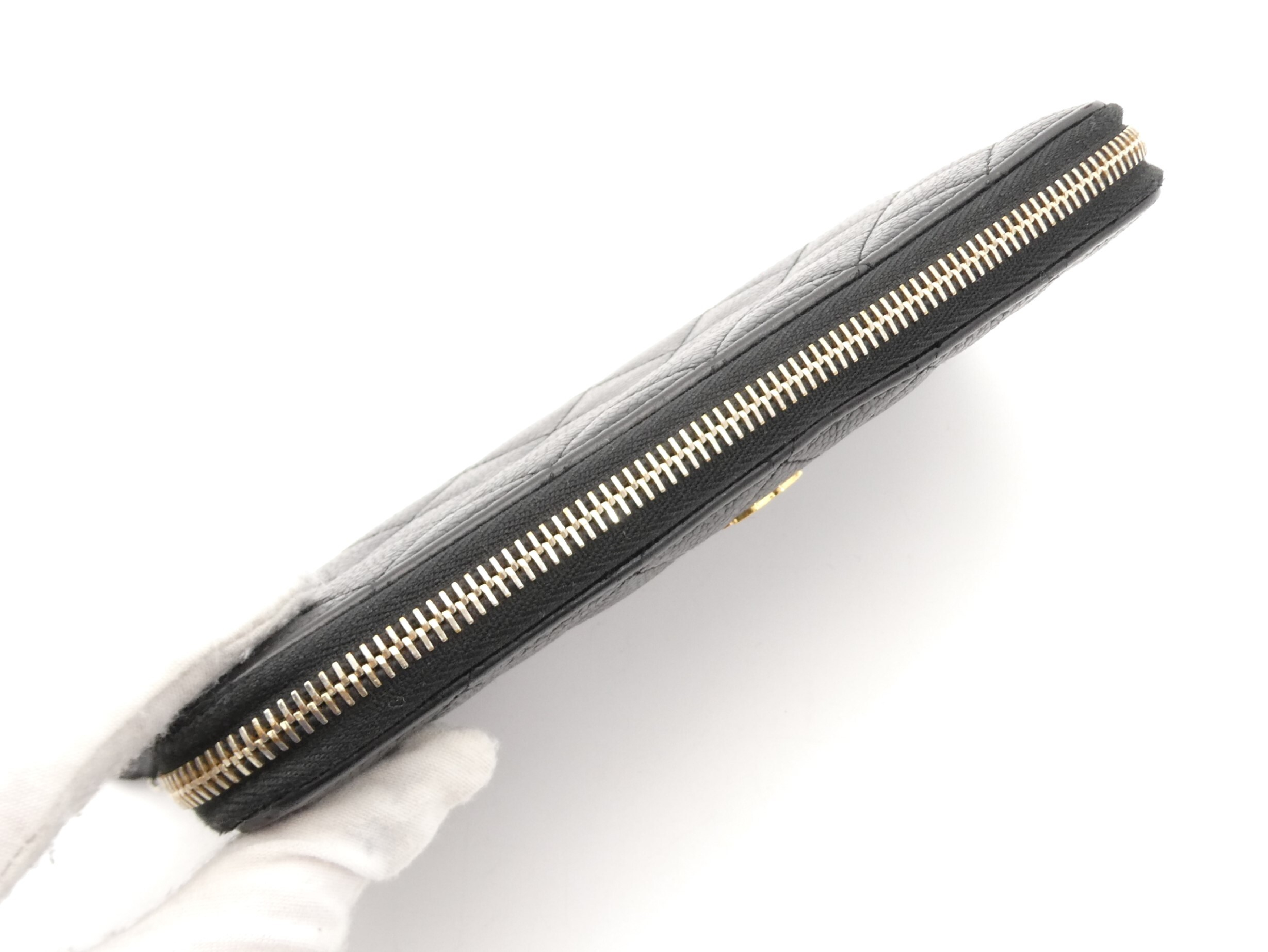 Matelassé Coco Mark Caviar Skin Round Zip Wallet — view 6