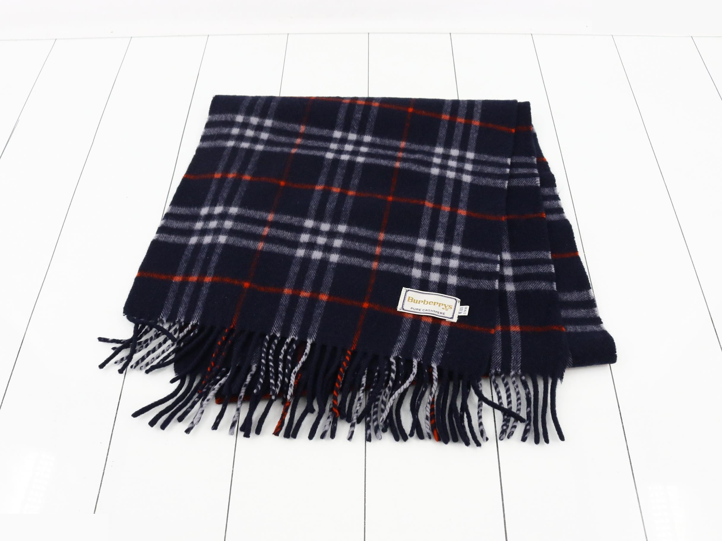 Other lines: Small items, accessories, and scarves — view 2