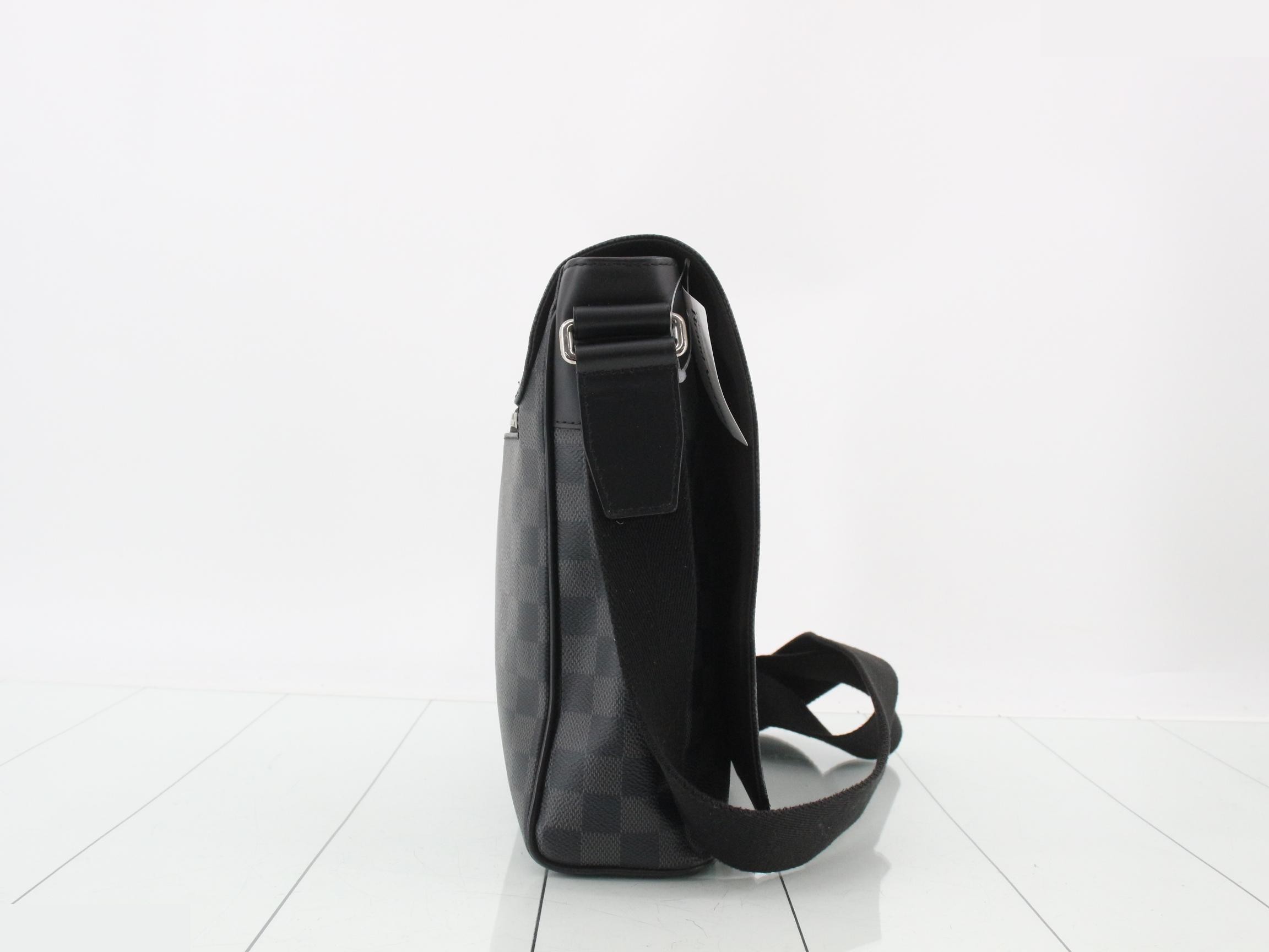 Damier Graphite District MM Shoulder Bag — view 4
