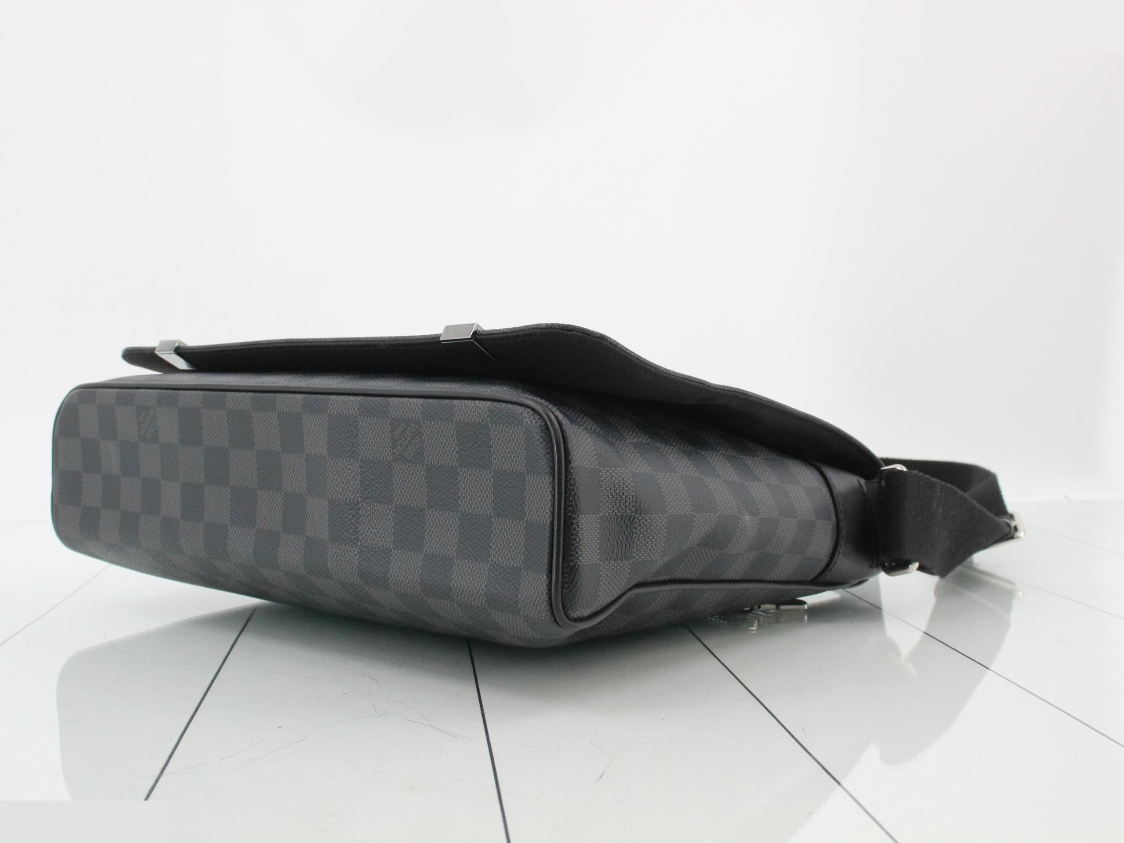Damier Graphite District MM Shoulder Bag — view 6