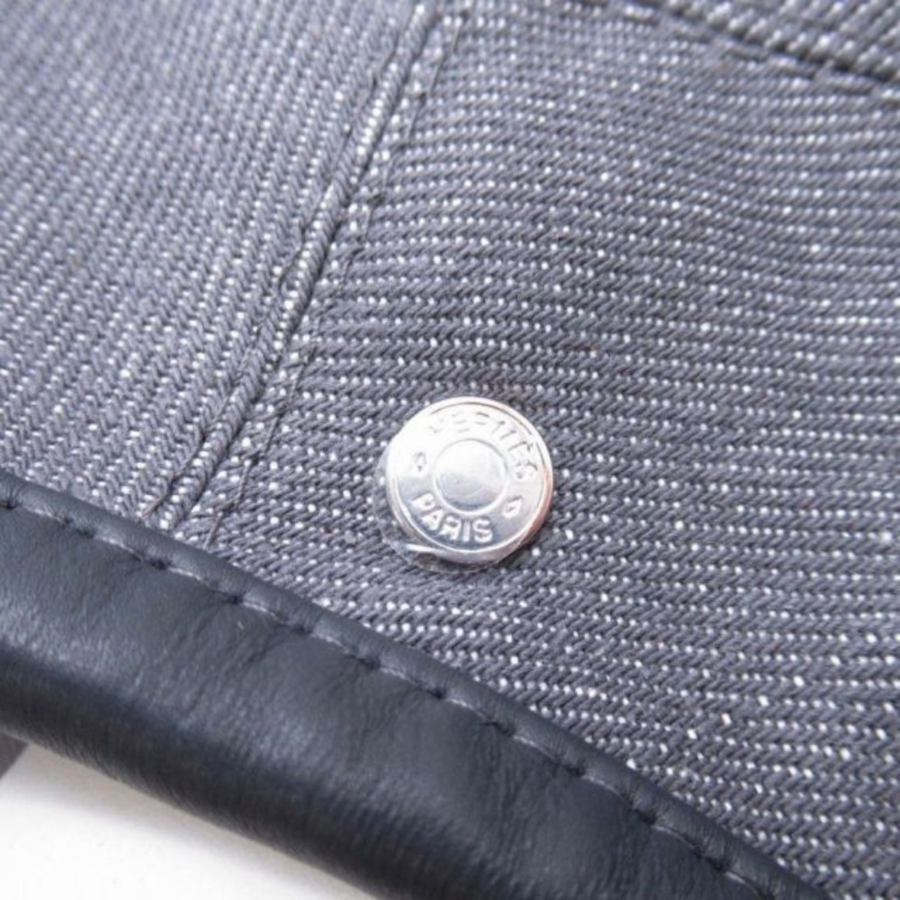 Gabrielle beret, denim beret with leather trim and Sellier buttons, 58cm, gray. (Other accessories) — view 6