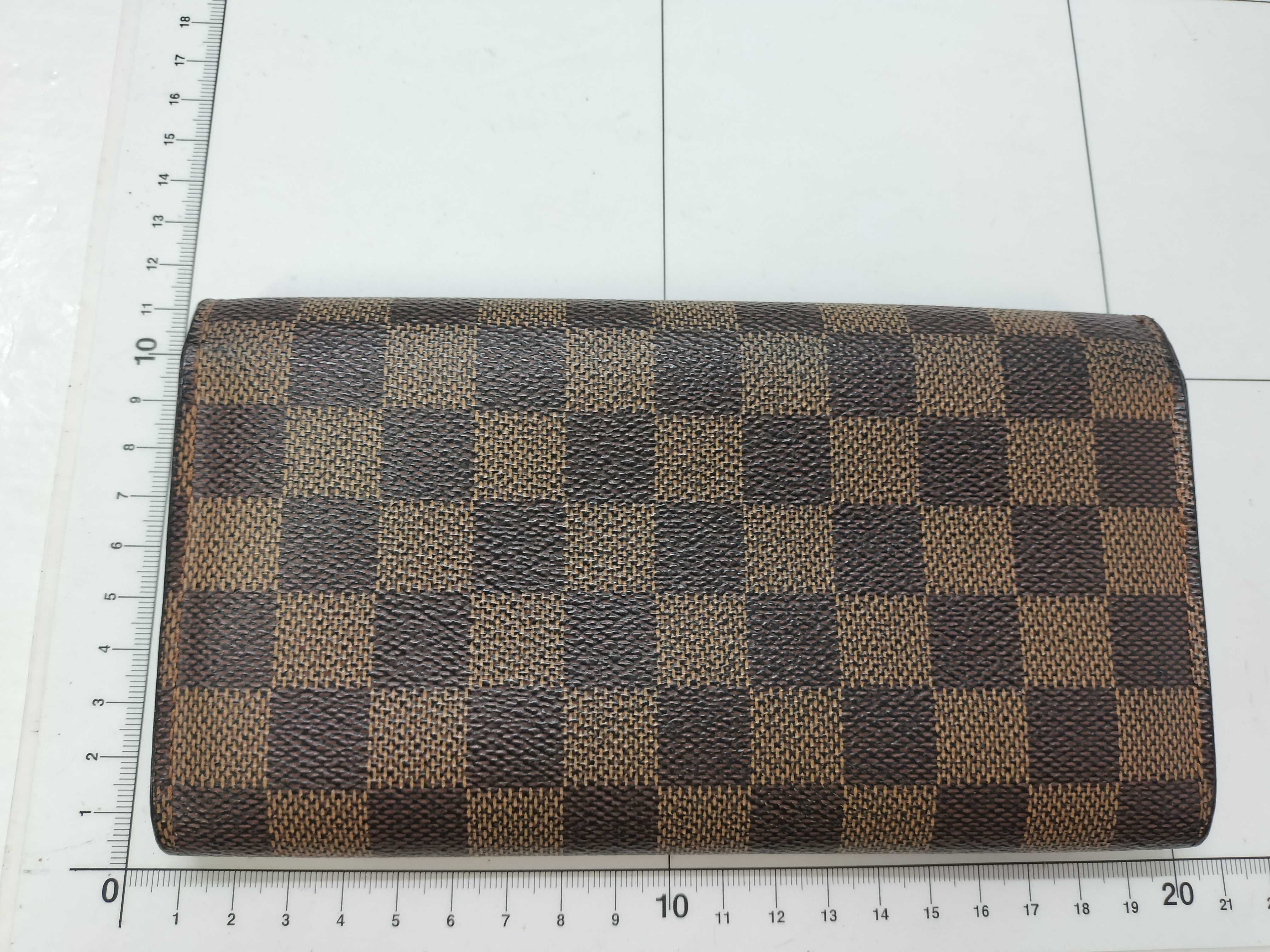 Damier Louis Vuitton Damier Portefeuille Sarah Wallet — view 2