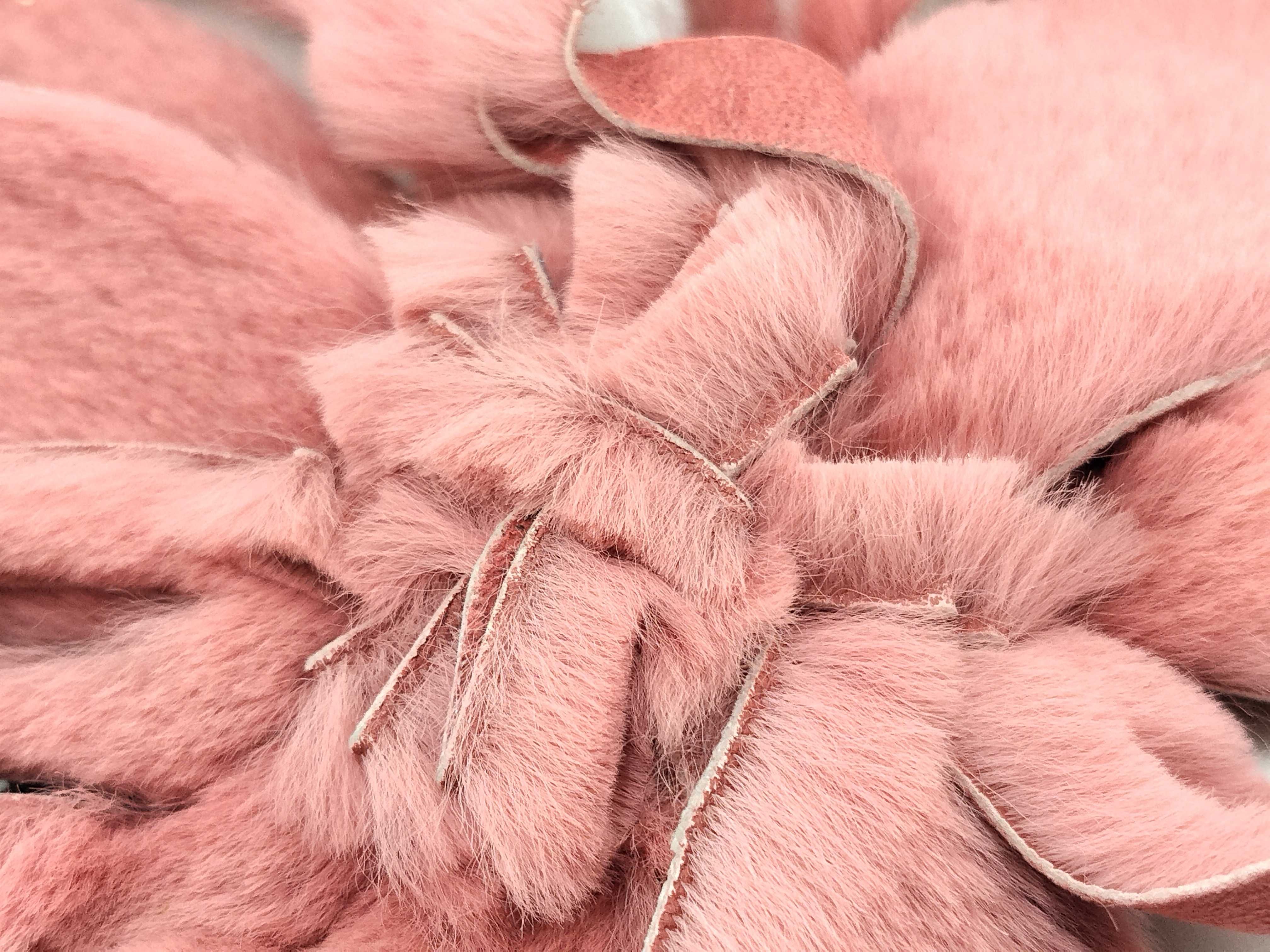 Fur Brooch / Fur / Pink / Small Clasp Brooch — view 5