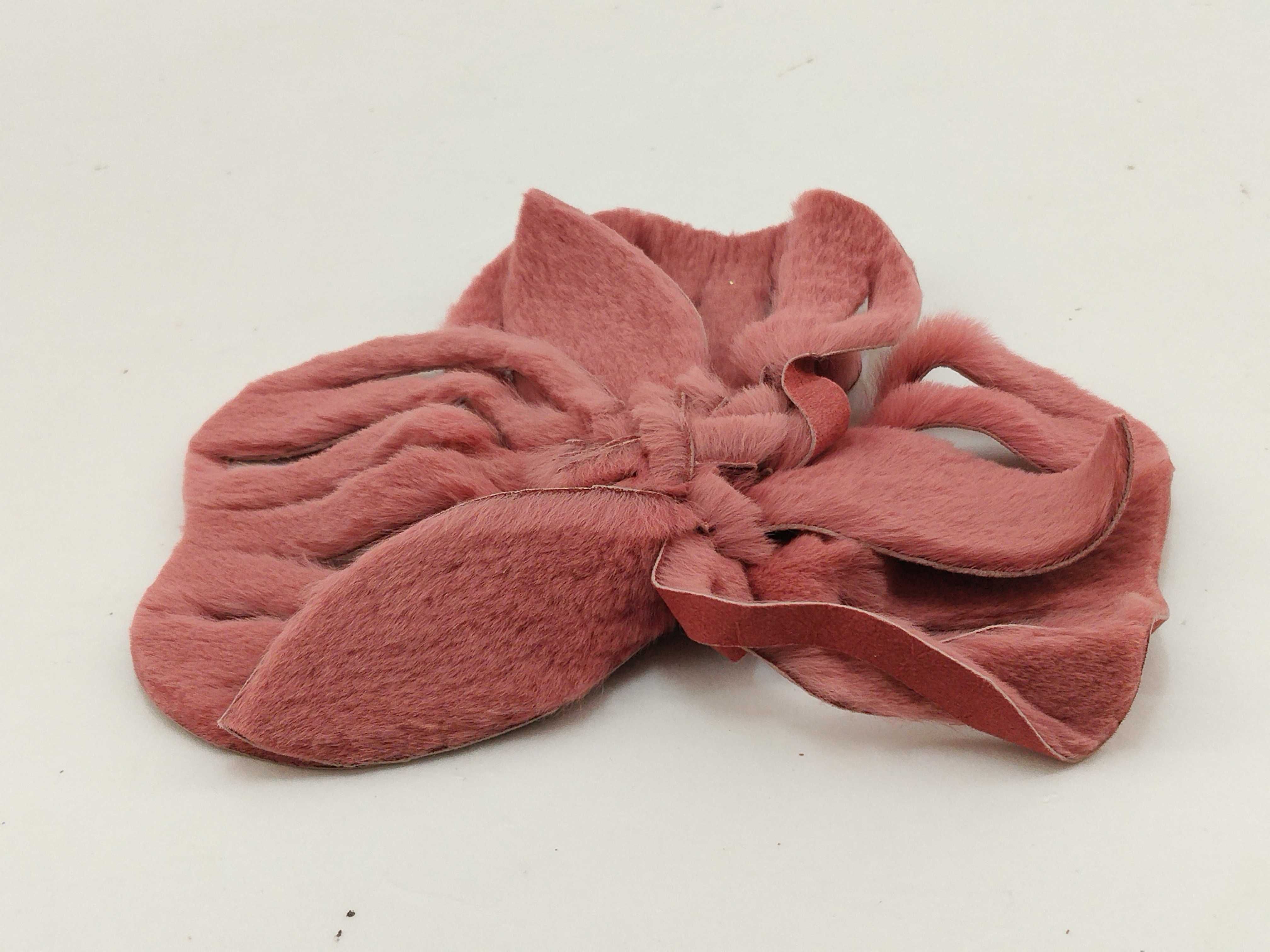 Fur Brooch / Fur / Pink / Small Clasp Brooch — view 6