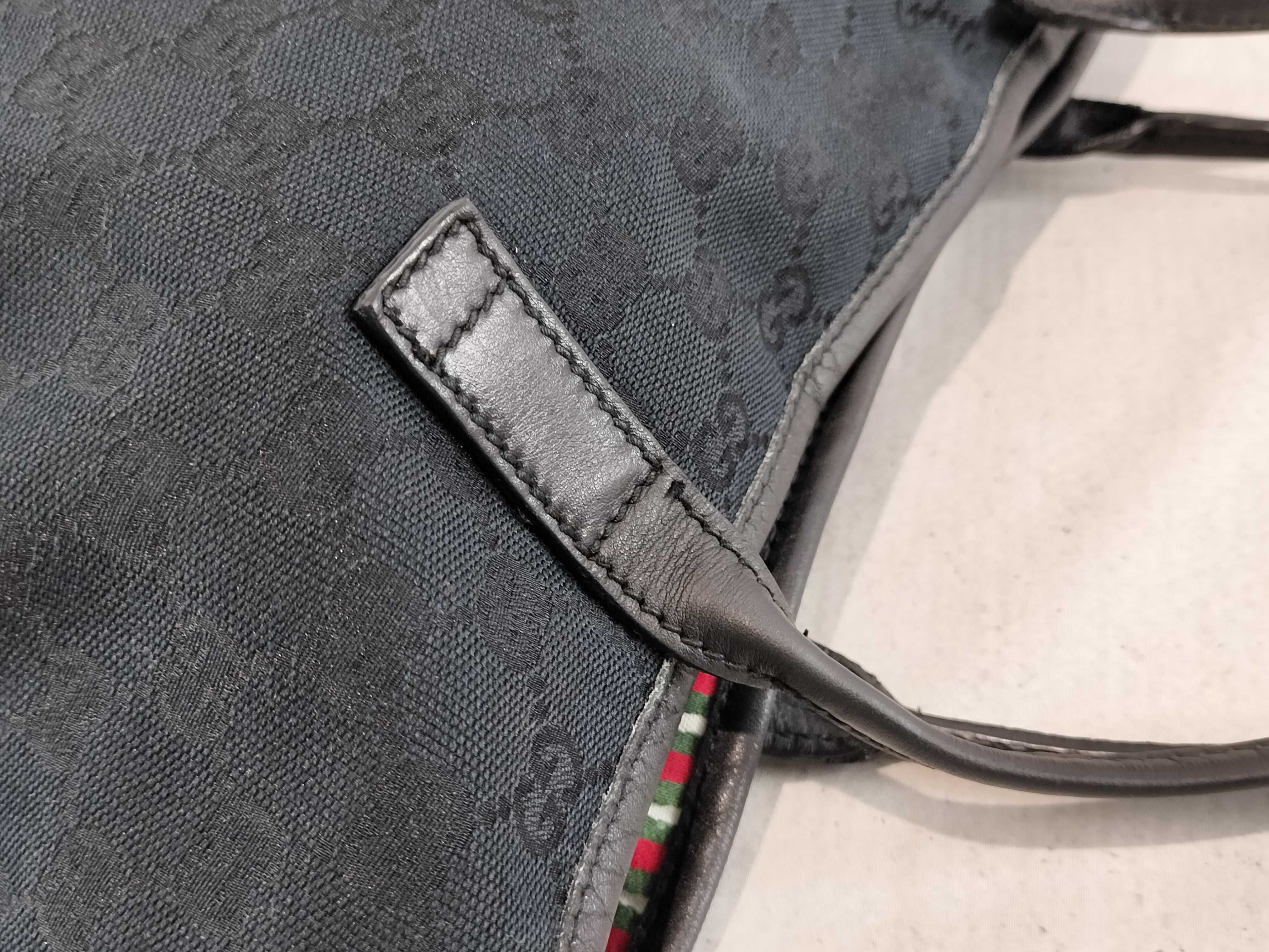 Interlocking GG Supreme Semi-Shoulder Bag Handbag — view 6