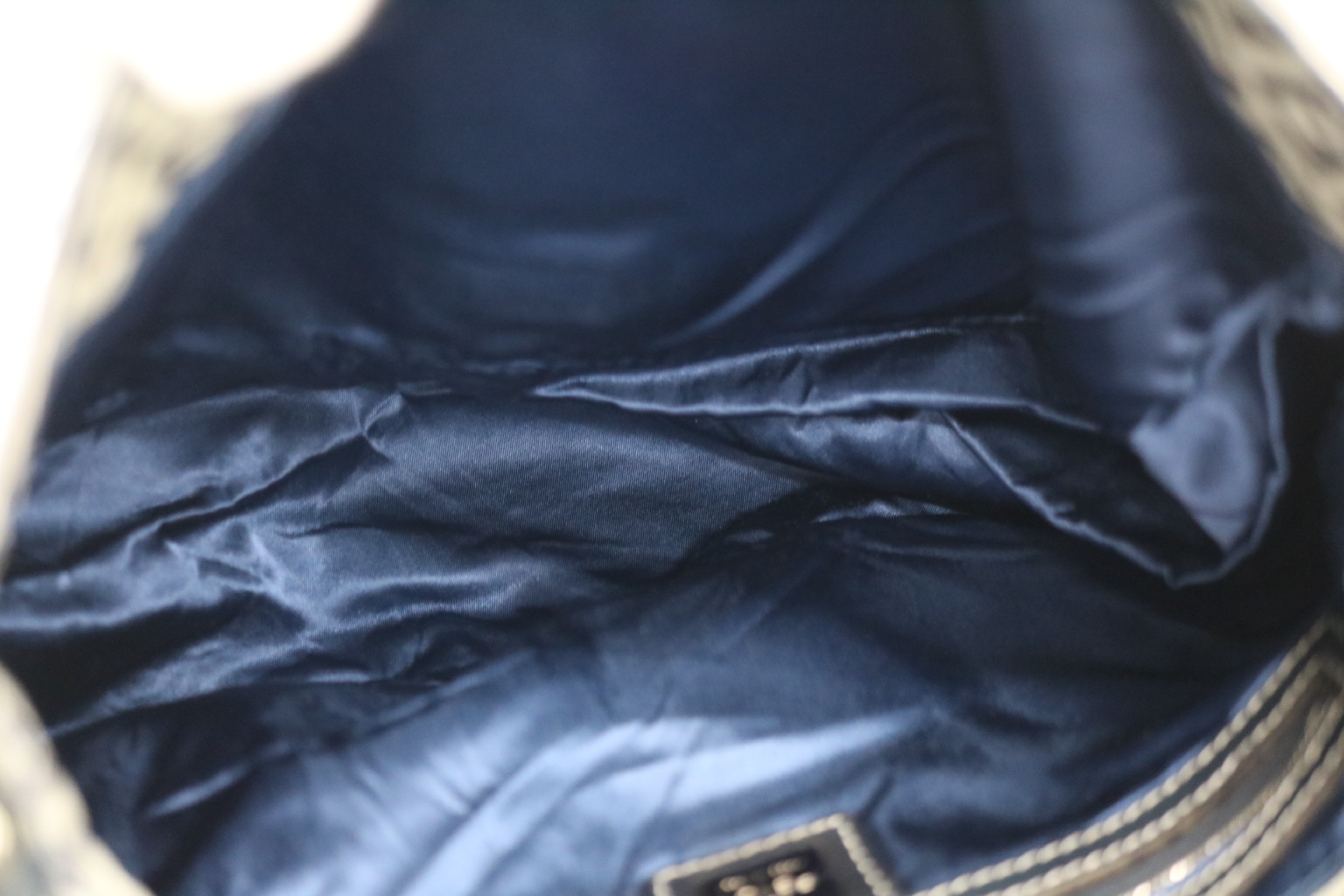 Zucchino Mamma Bucket Shoulder Bag — view 9