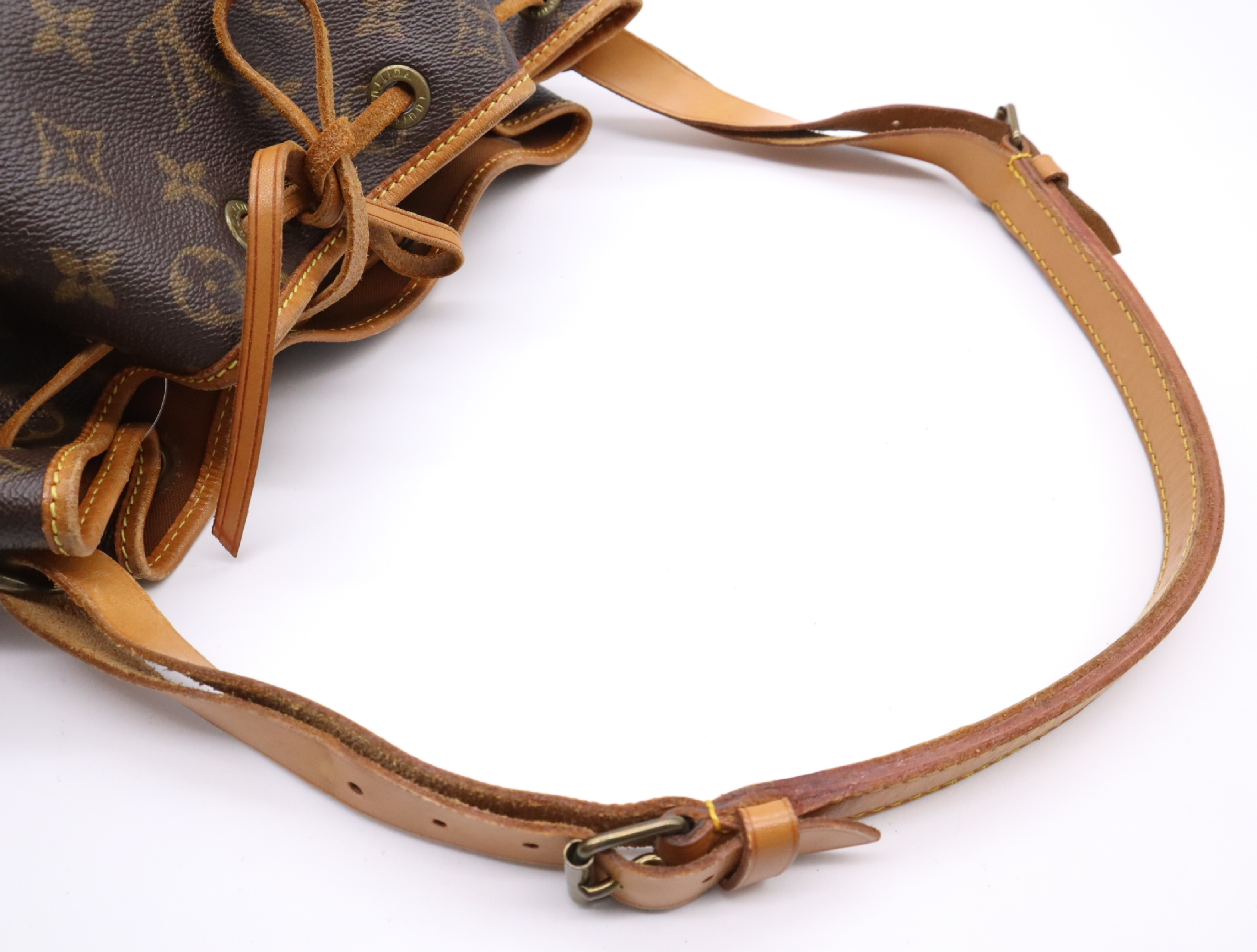 M42224 Monogram Noé Shoulder Bag — view 11