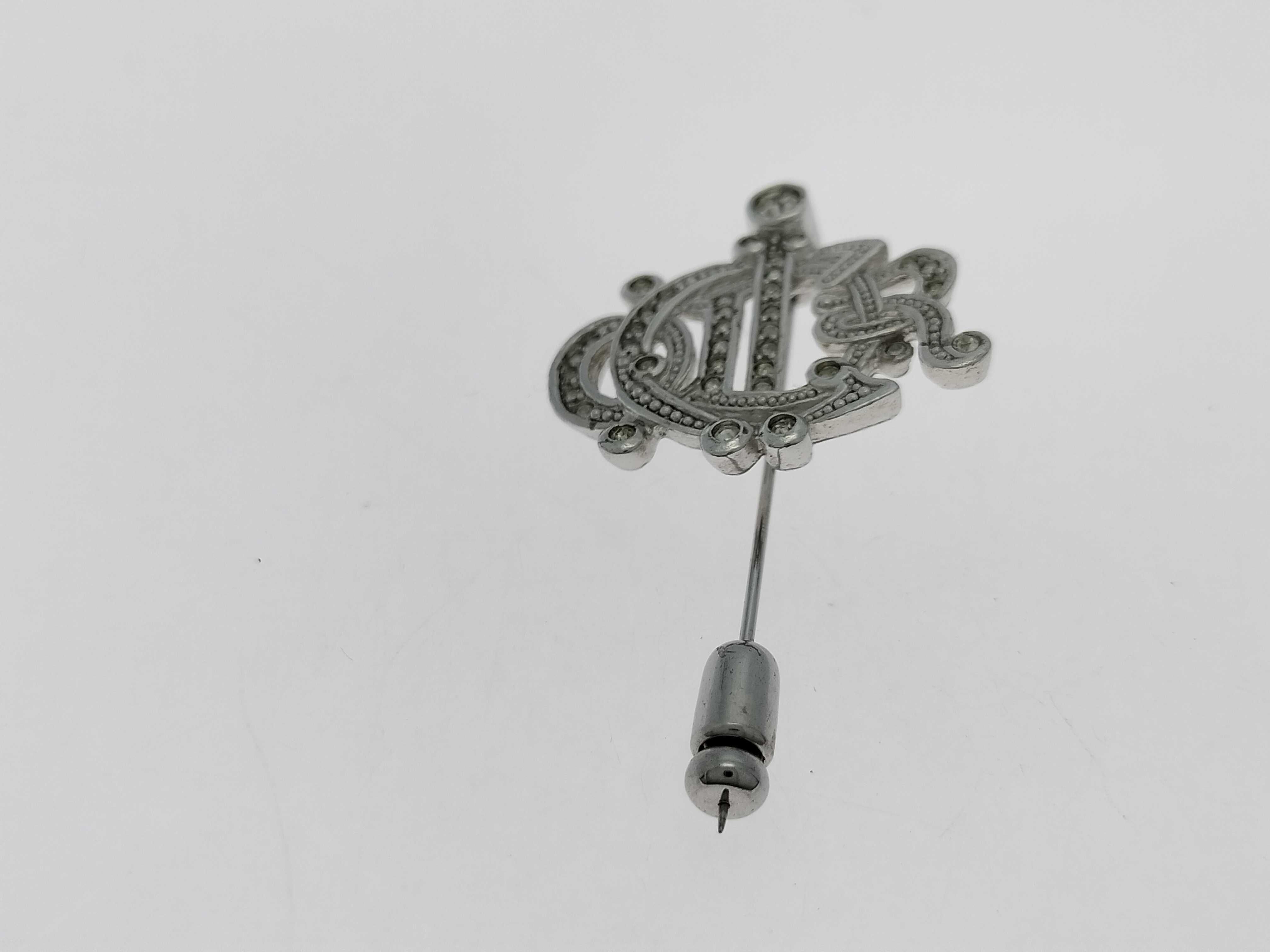 Christian / Brooch — view 5