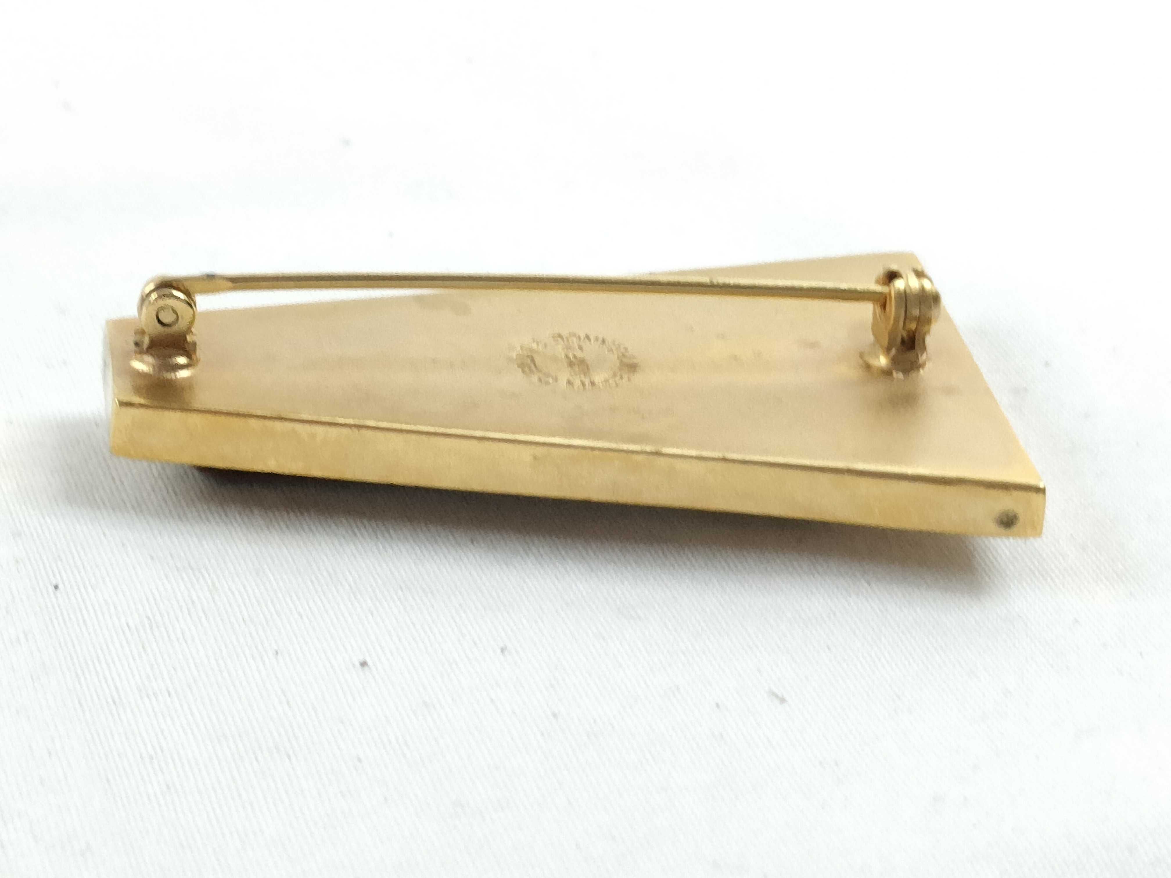 brooch — view 5
