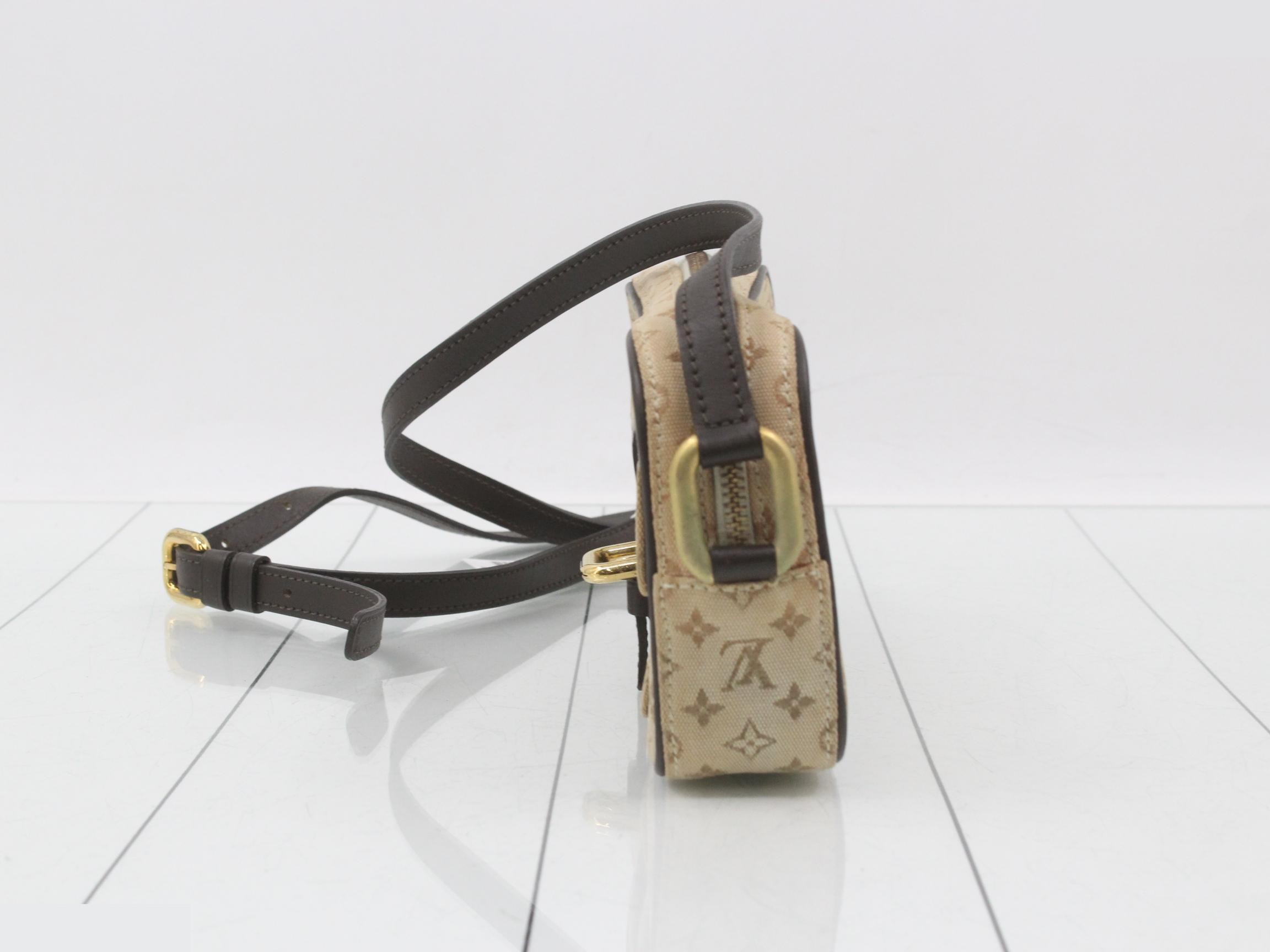 LV Mini Juliet MM Shoulder Bag — view 3