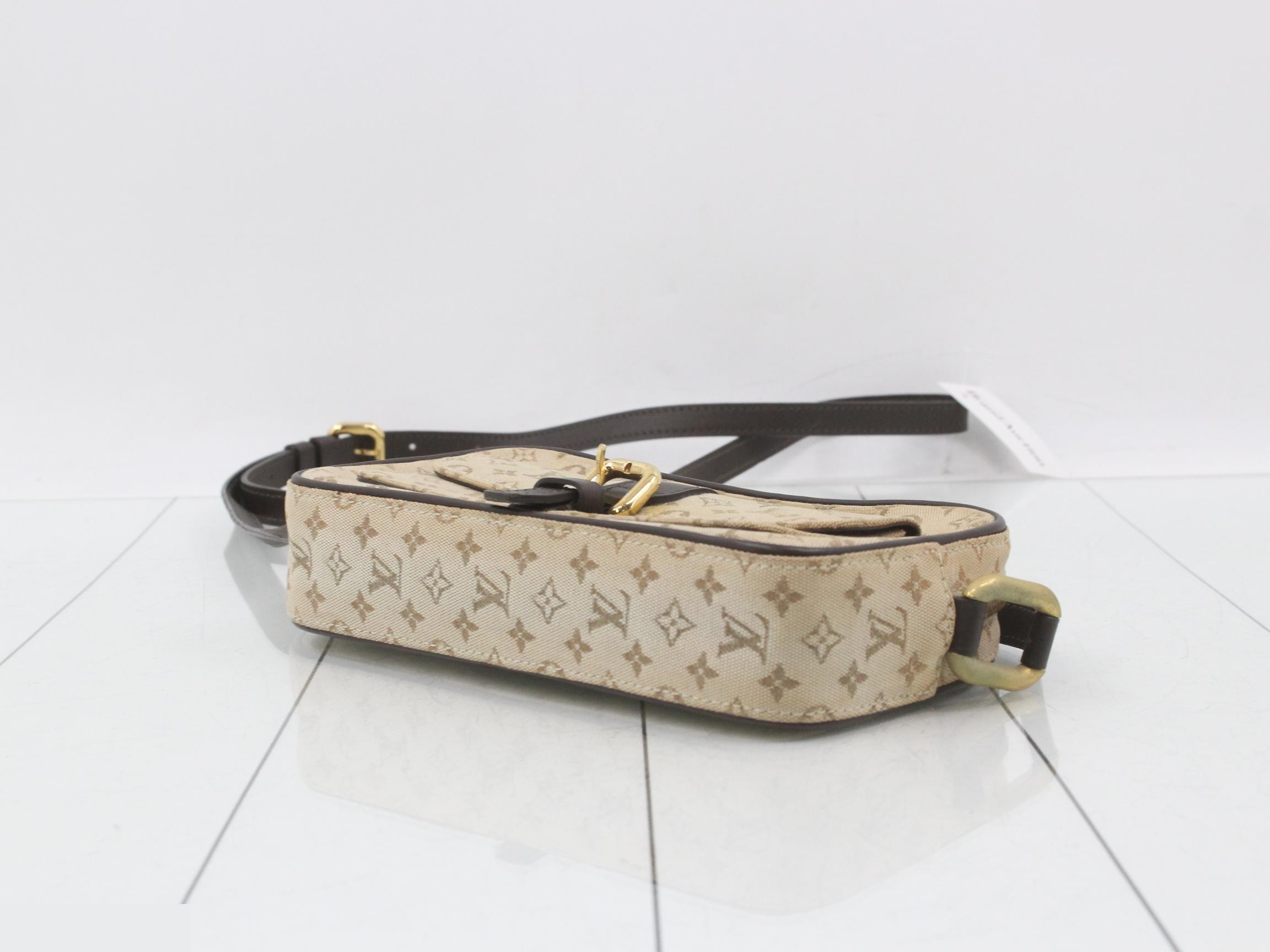 LV Mini Juliet MM Shoulder Bag — view 6