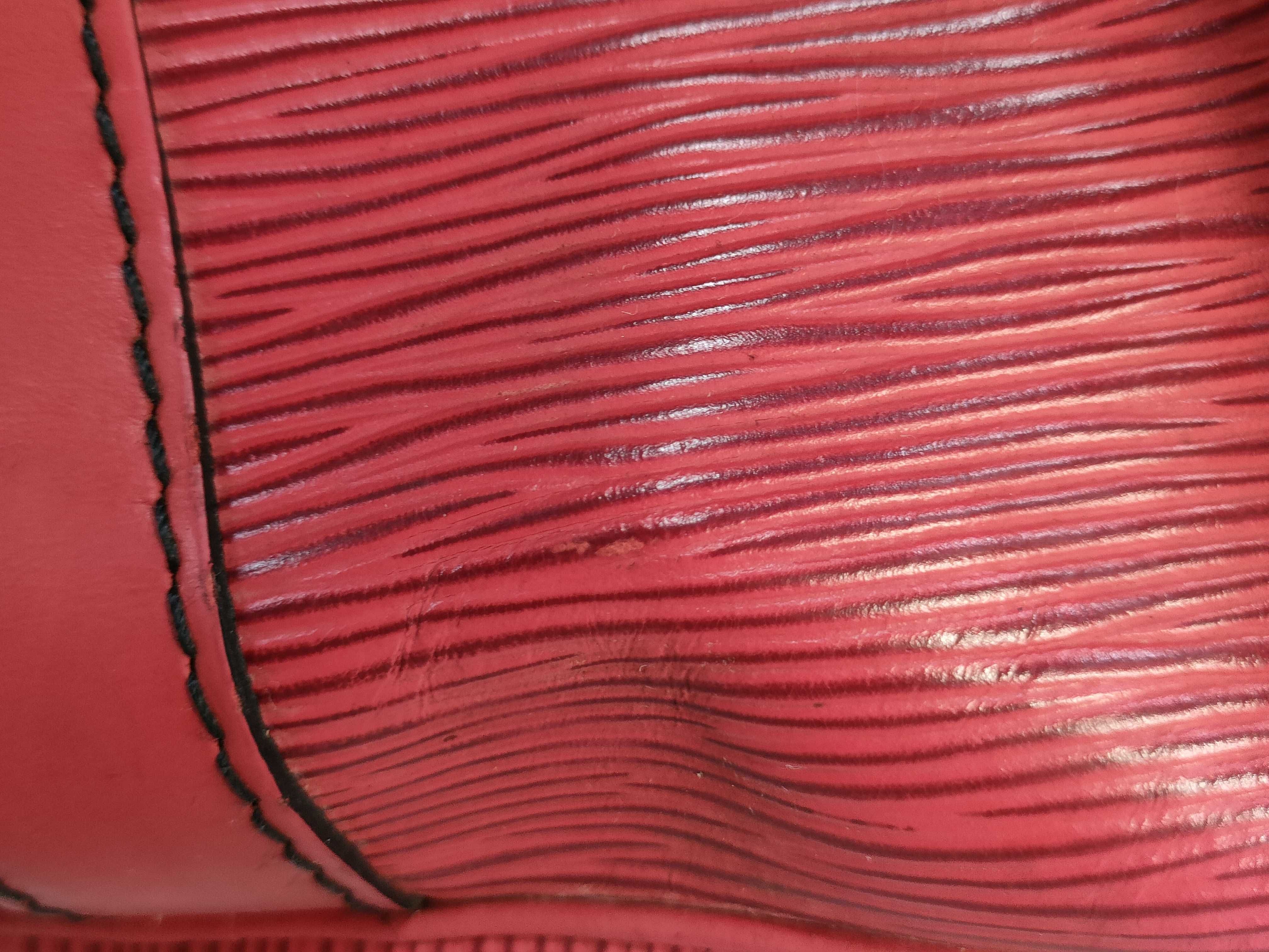 Epi Noé Shoulder Bag — view 11
