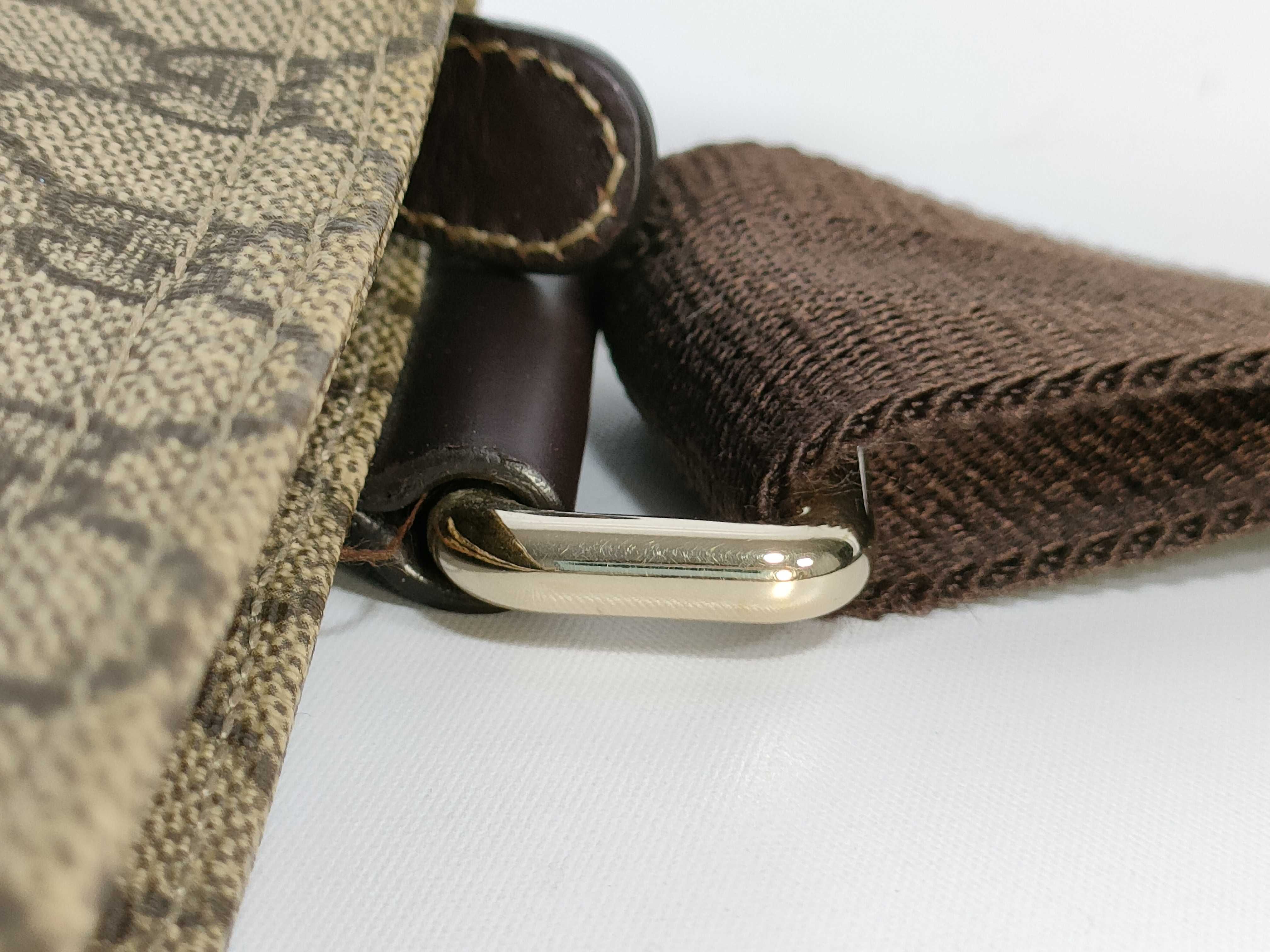 GG Supreme Messenger Crossbody Bag (Shoulder Bag) — view 5