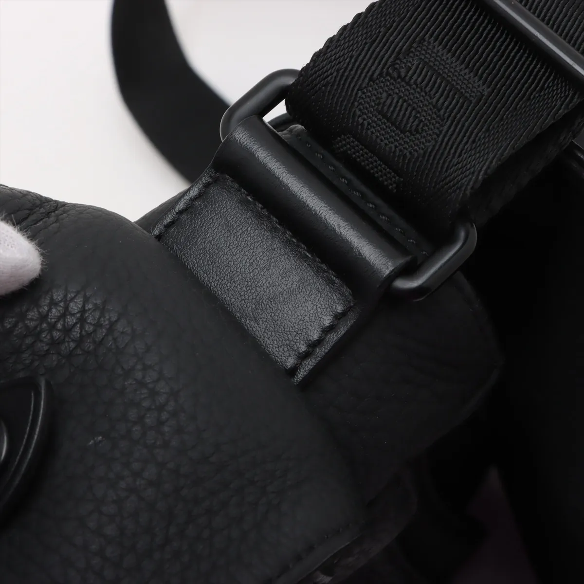 Taurillon Christopher Messenger M58476 Black RFID response — view 9