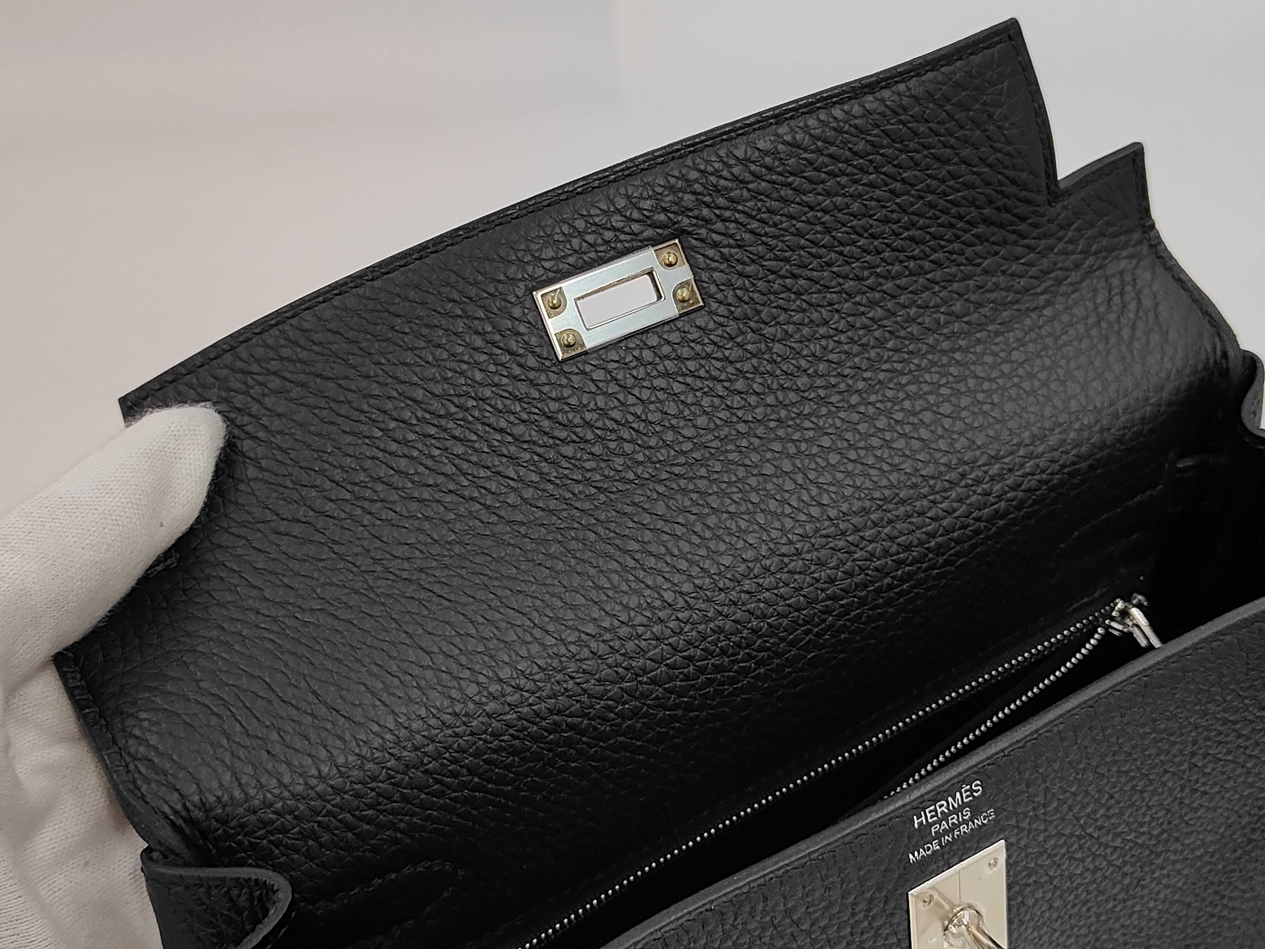 Kelly 25 Togo Leather Handbag, Black, Silver Hardware, Z Stamp — view 10