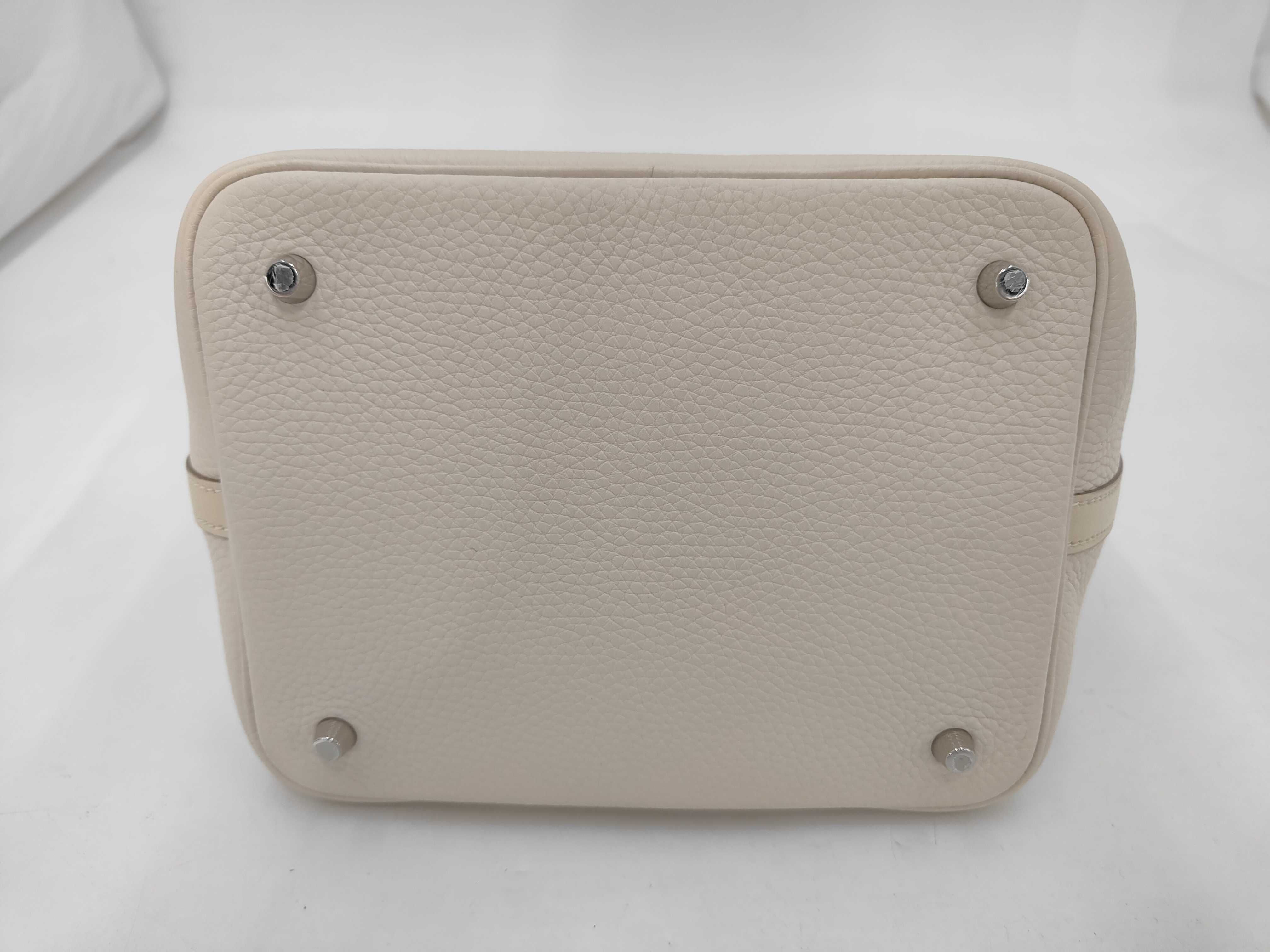 Picotin Lock Touch MM, Silver Hardware, Taurillon Clemence Leather, T Stamp, Handbag — view 3