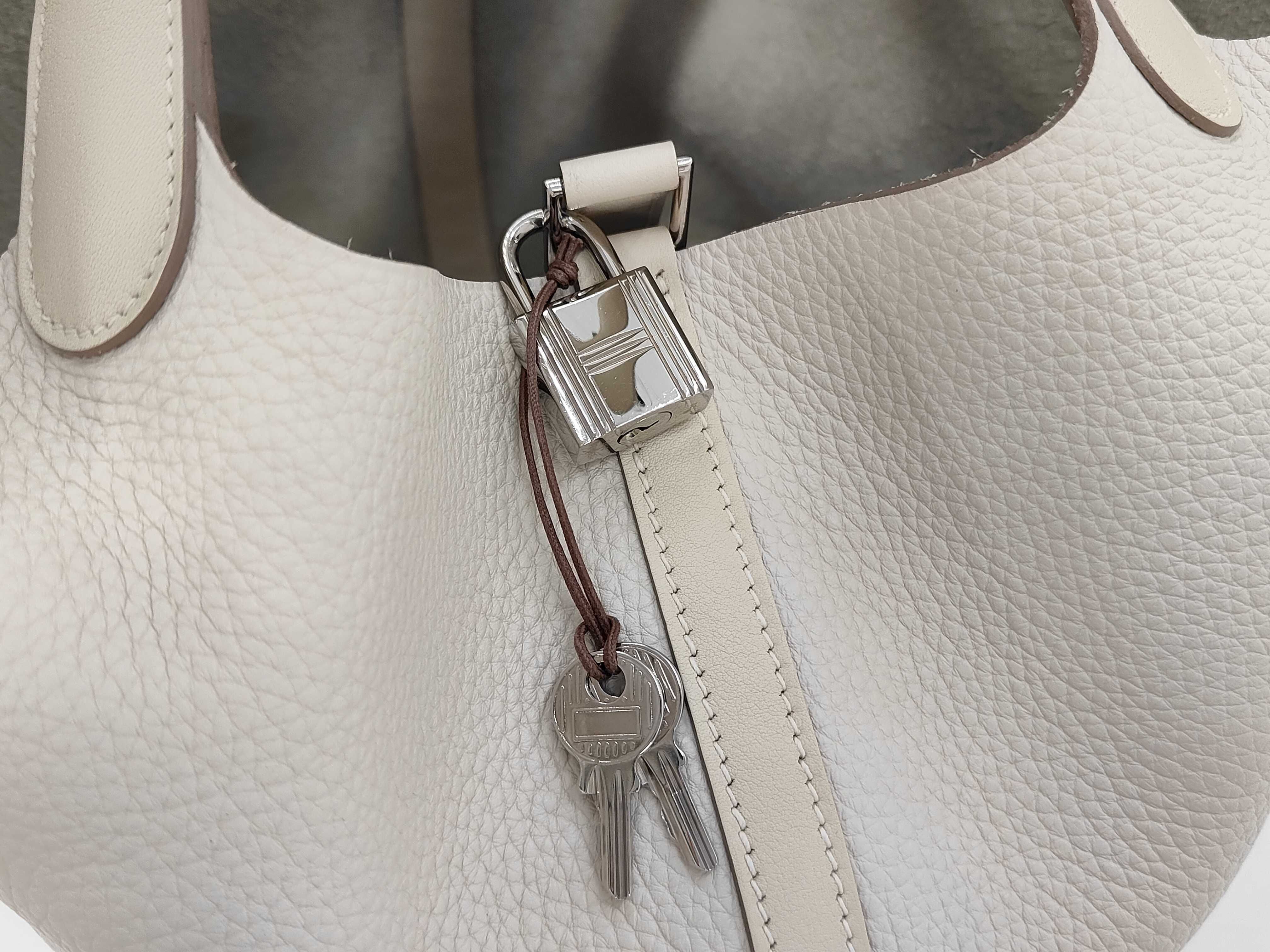 Picotin Lock Touch MM, Silver Hardware, Taurillon Clemence Leather, T Stamp, Handbag — view 9