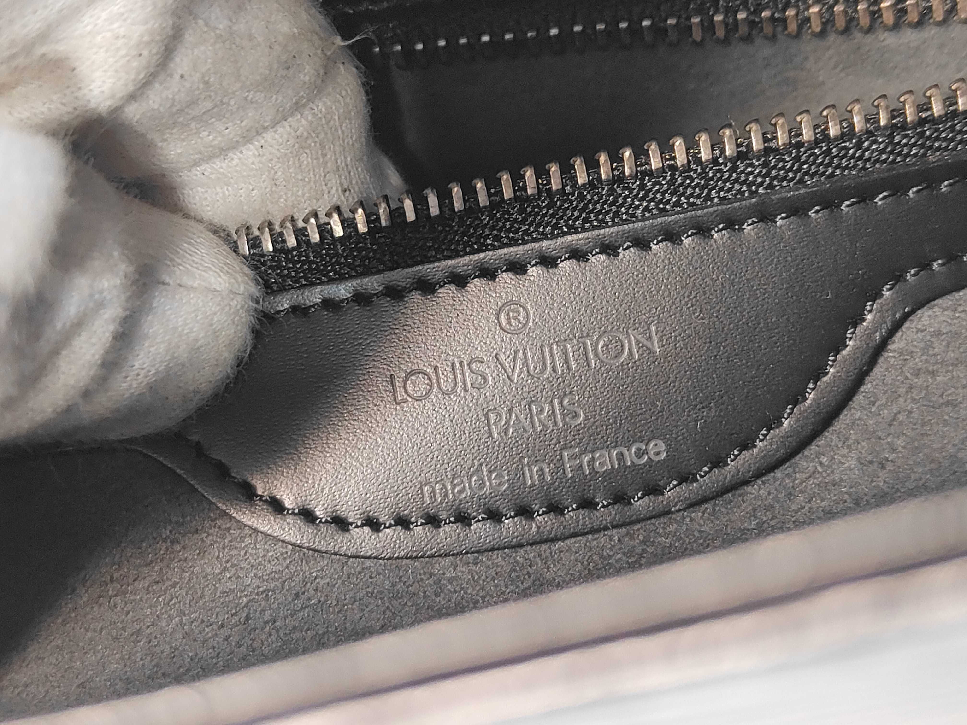 bag, Louis Vuitton Epi Verseau Noir, excellent condition shoulder bag — view 7