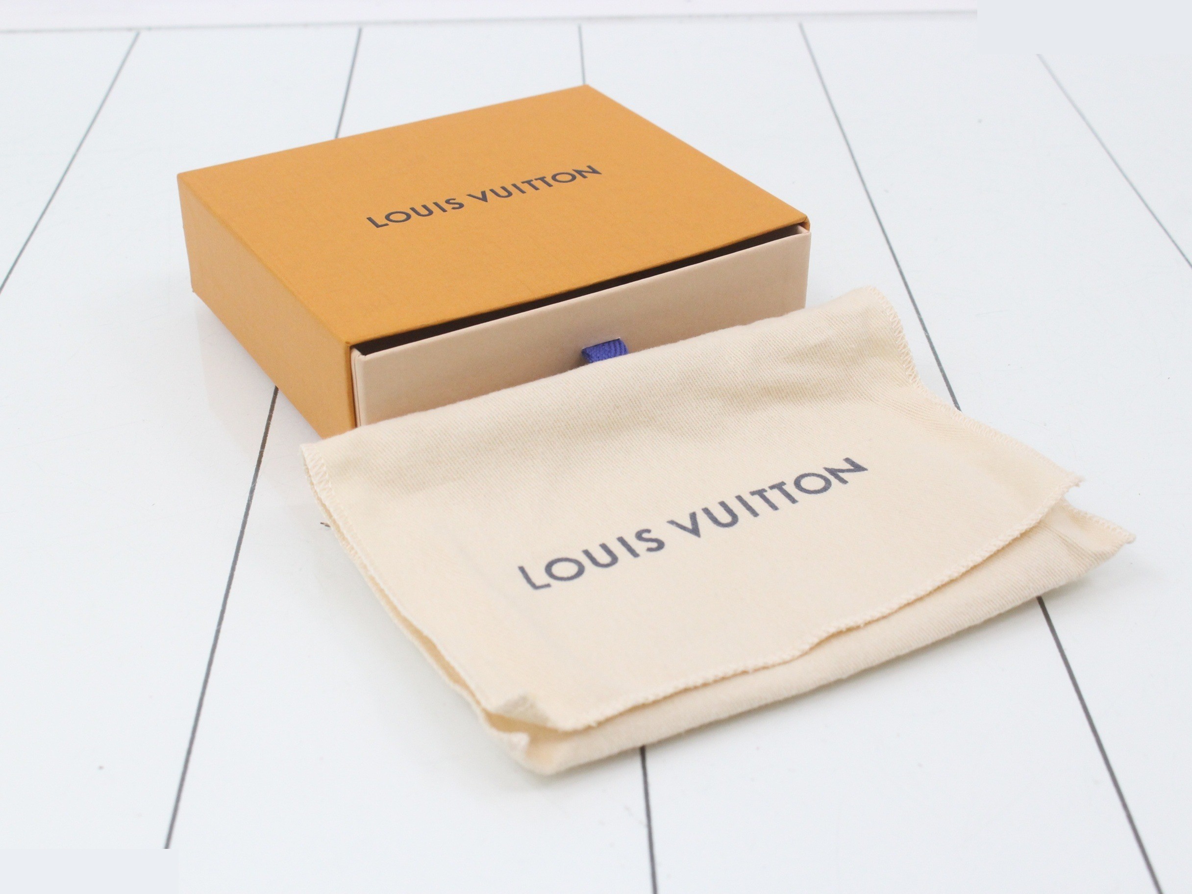 wallet — view 5