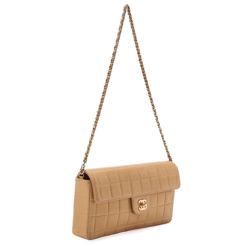 Lambskin chocolate bar chain shoulder bag, beige, gold hardware, series 7. — view 3